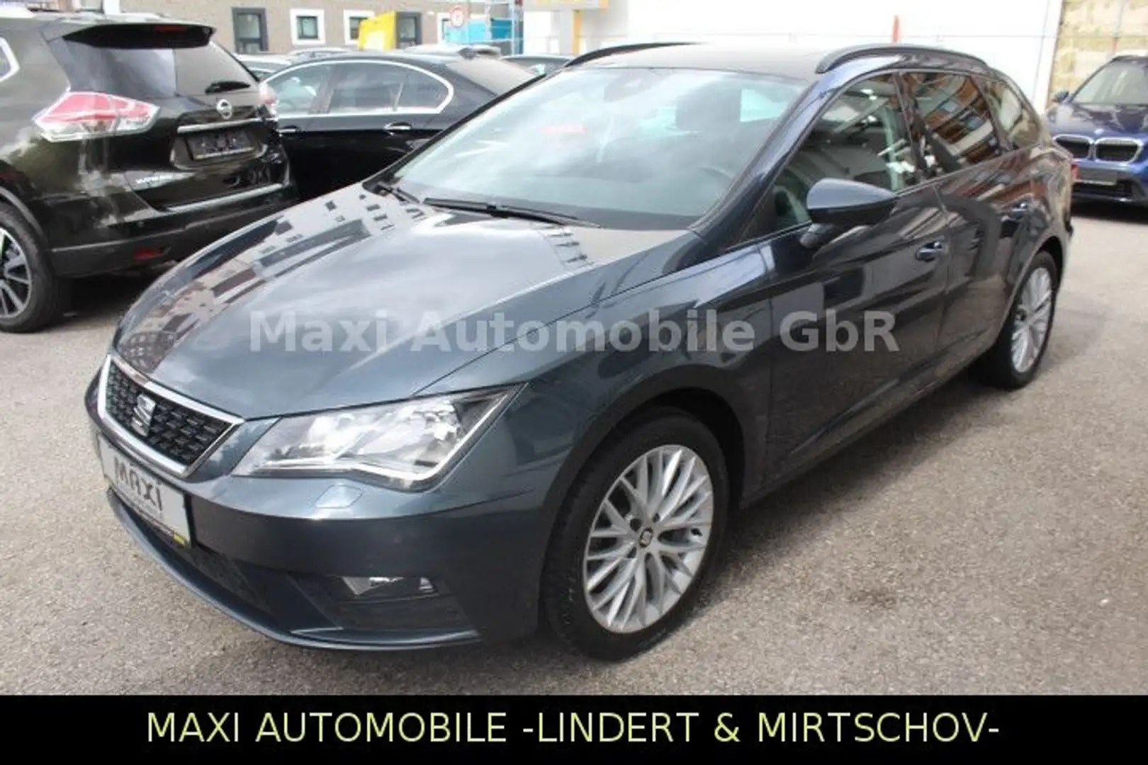 SEAT Leon ST 2,0 TDI DSG Style Leder Nav Kam Pano ACC Gris - 2