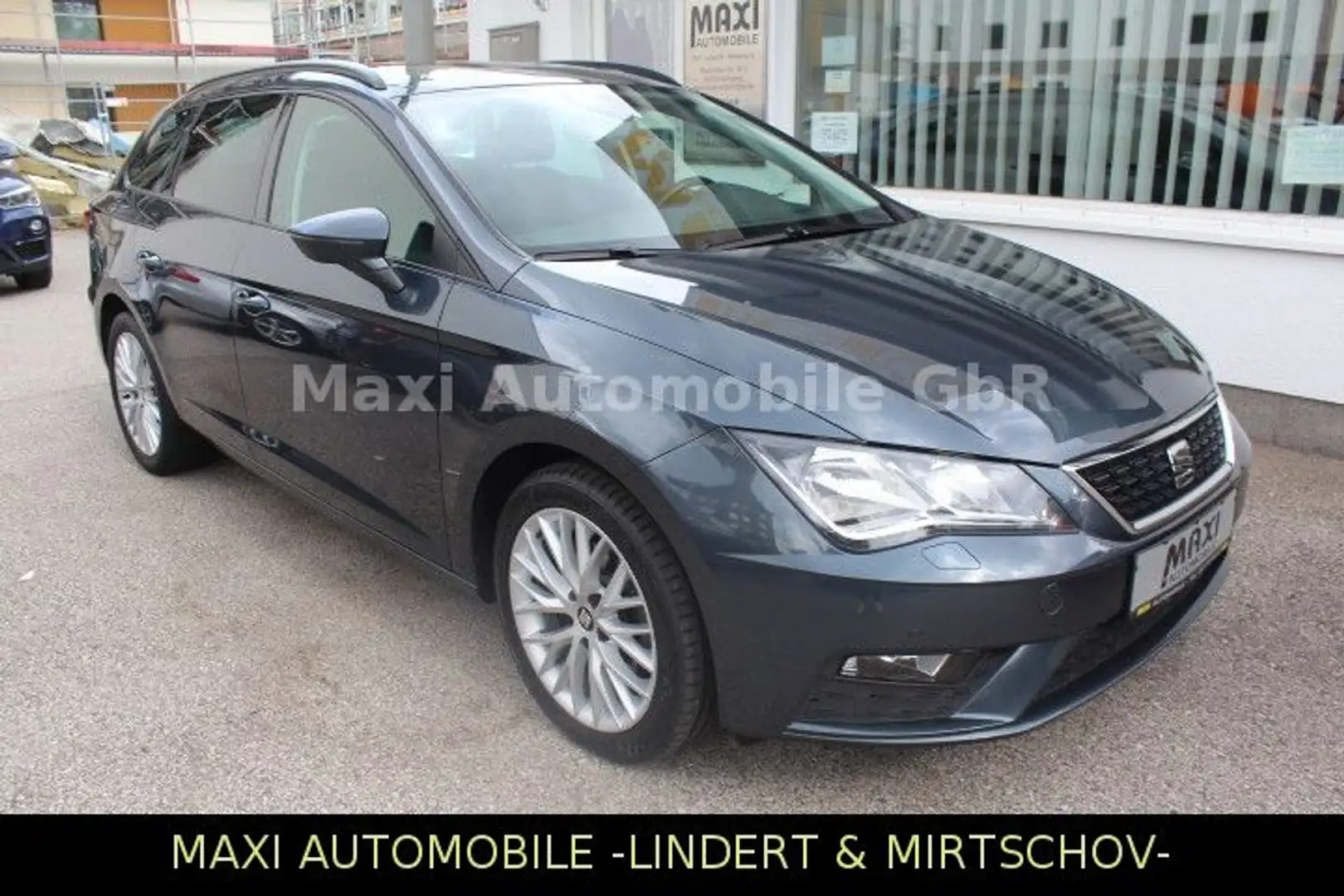 SEAT Leon ST 2,0 TDI DSG Style Leder Nav Kam Pano ACC Gris - 1