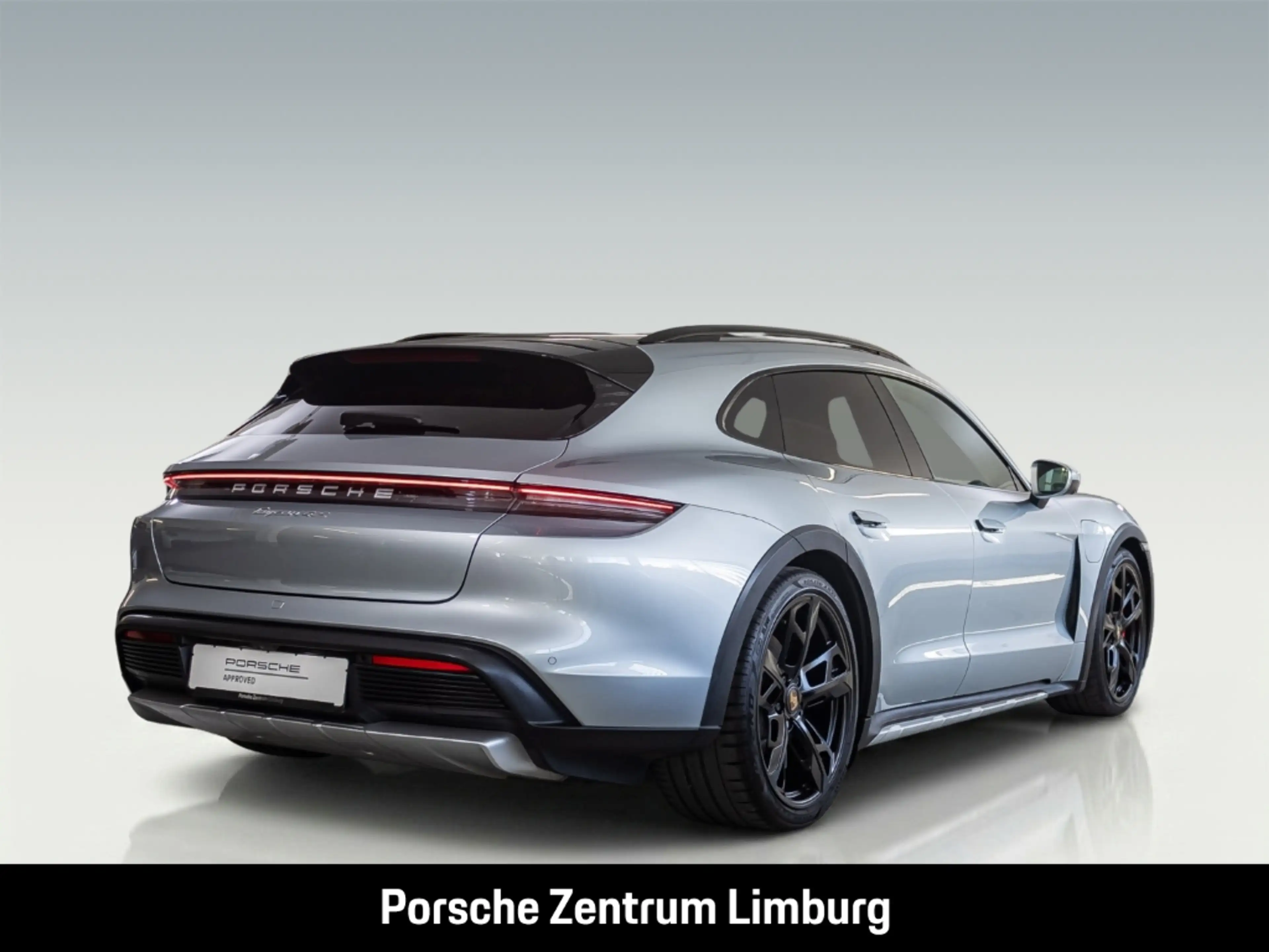 Porsche Taycan 4S Cross Turismo — photo 4