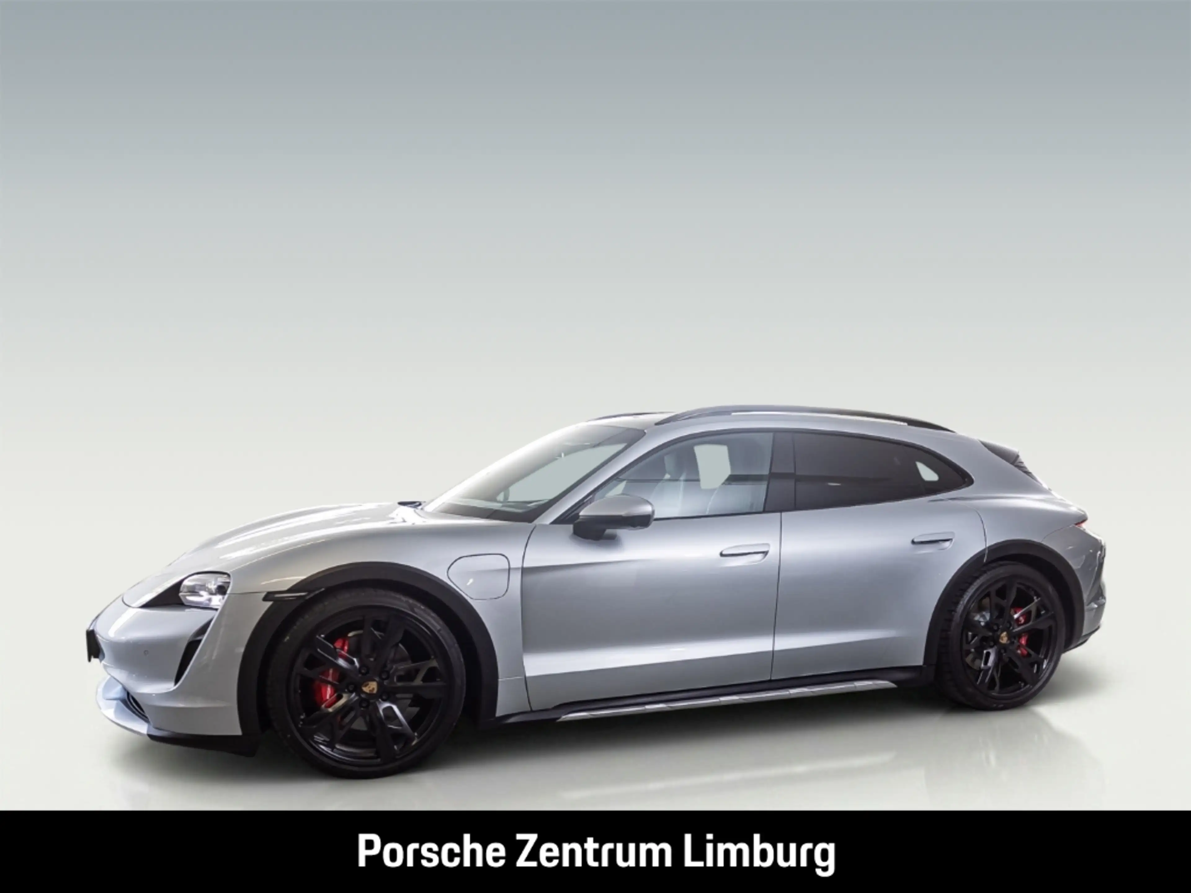 Porsche Taycan 4S Cross Turismo — photo 7