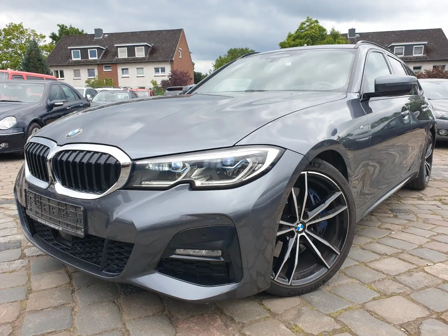BMW 330 Touring 330 d M Sport*360 Kamera*Vollleder*Laser Grau - 1