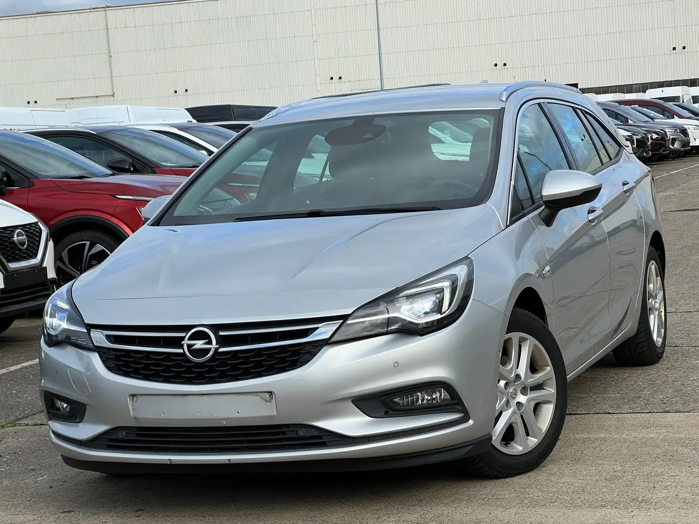 Opel Astra 1.6 CDTi EDITION SPORT/BOITE AUTO/FULLOPTIONS!!!! Grijs - 1