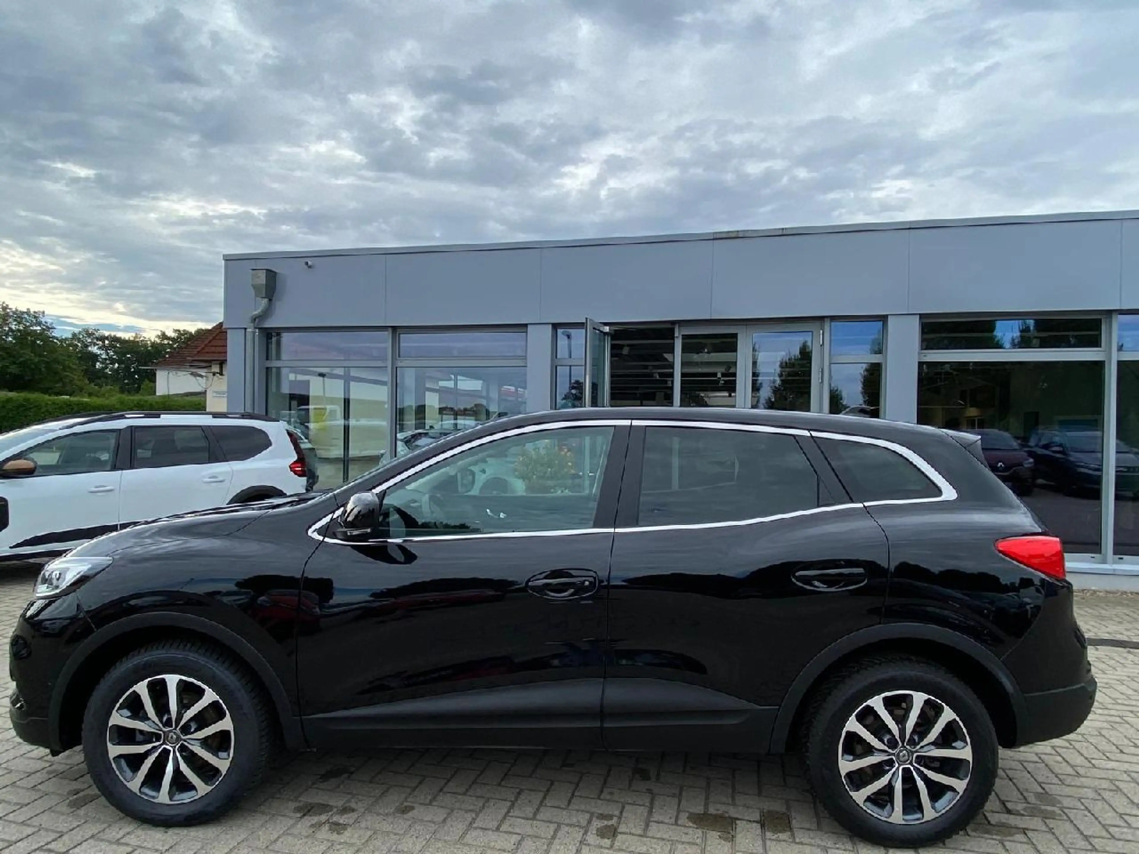 Renault Kadjar TCe 140 Zen AHK*SHZ*Navi*CarPlay*Android Auto*RFK — photo 8