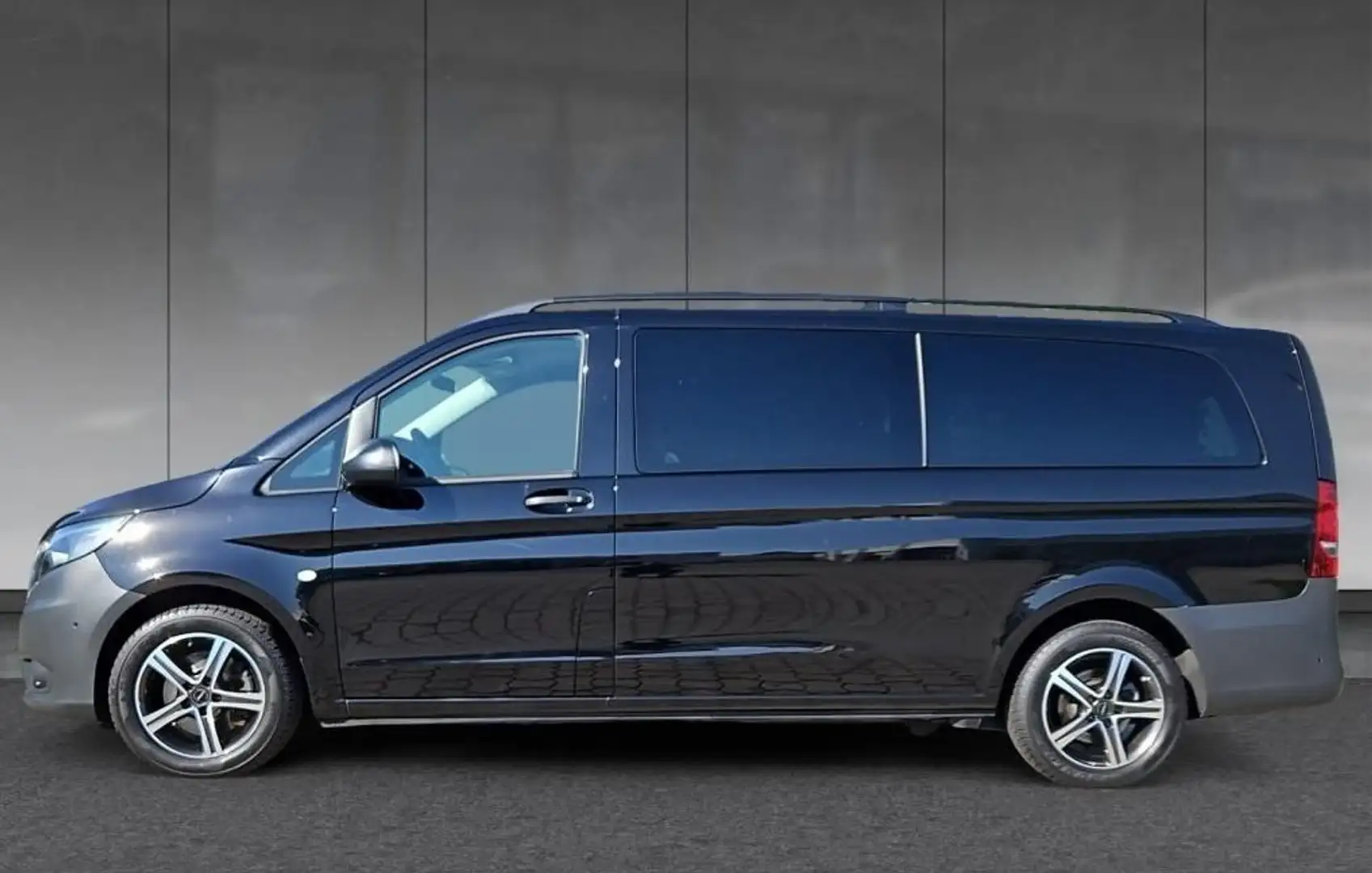 Mercedes-Benz V Extralong 220 d Executive auto Schwarz - 2