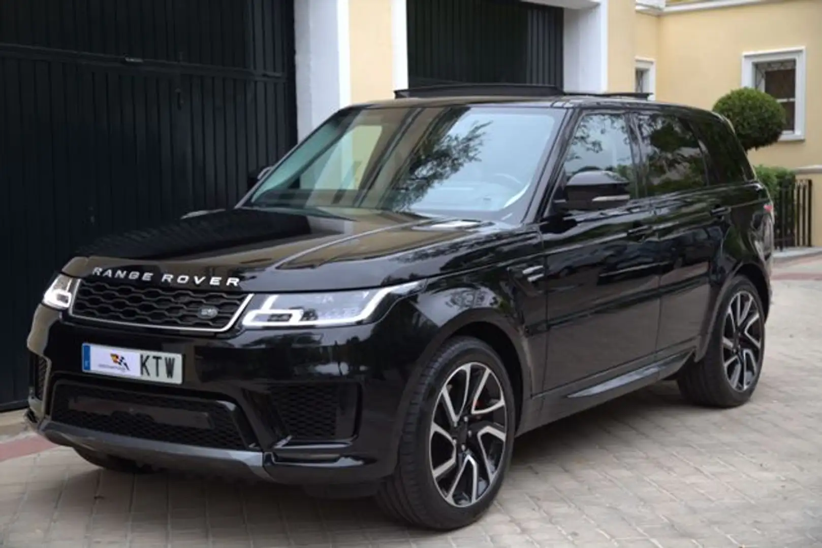 Land Rover Range Rover Sport 2.0 Si4 PHEV HSE 404 Zwart - 1