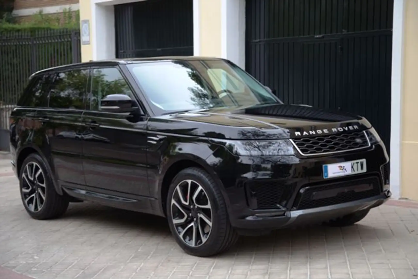 Land Rover Range Rover Sport 2.0 Si4 PHEV HSE 404 Zwart - 2