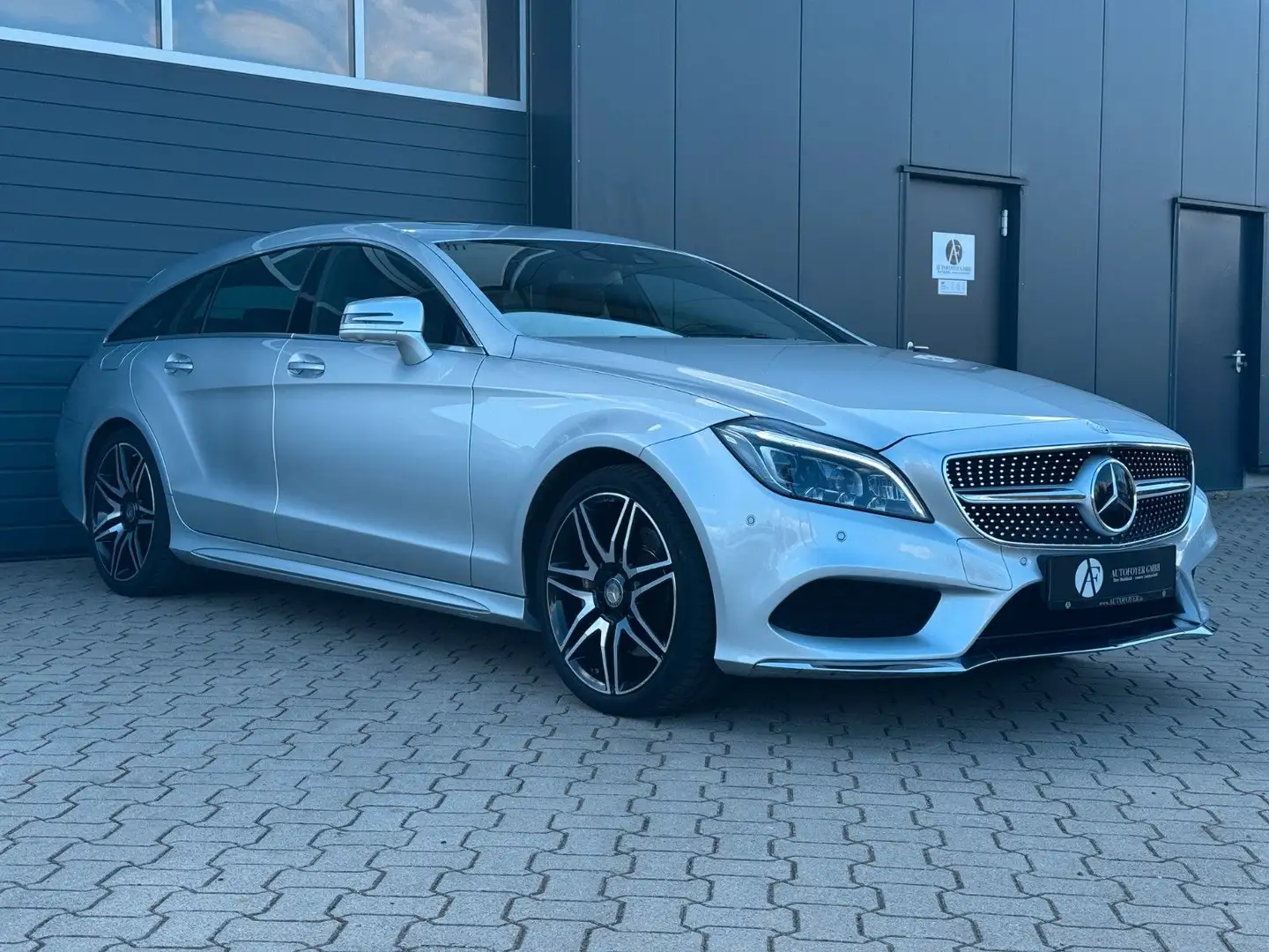 Mercedes-Benz CLS 400 4MATIC AMG PLUS*LED*KAM*DISTRONIC*H/K Plateado - 1