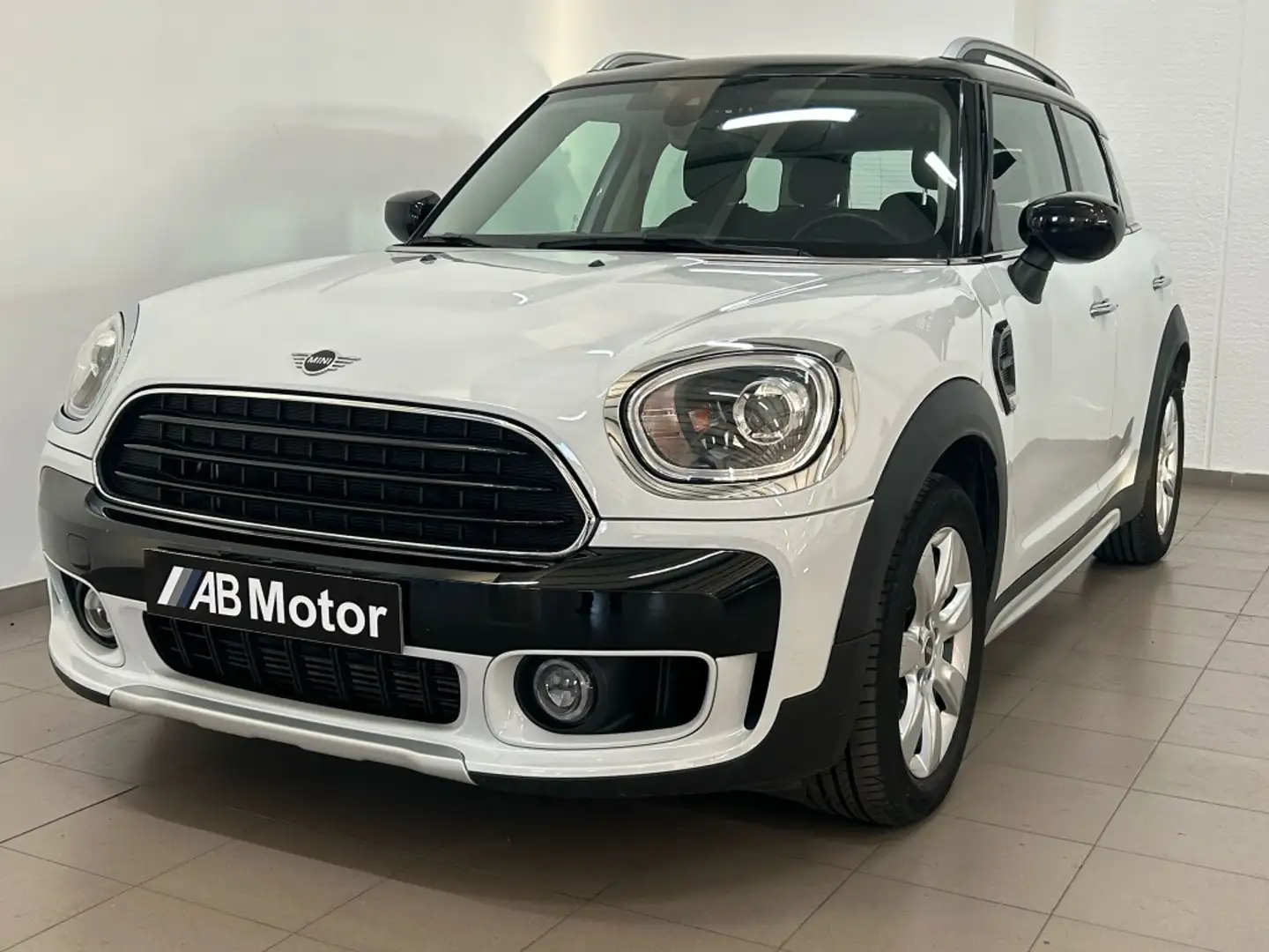 MINI Cooper Countryman AUT. Bílá - 1