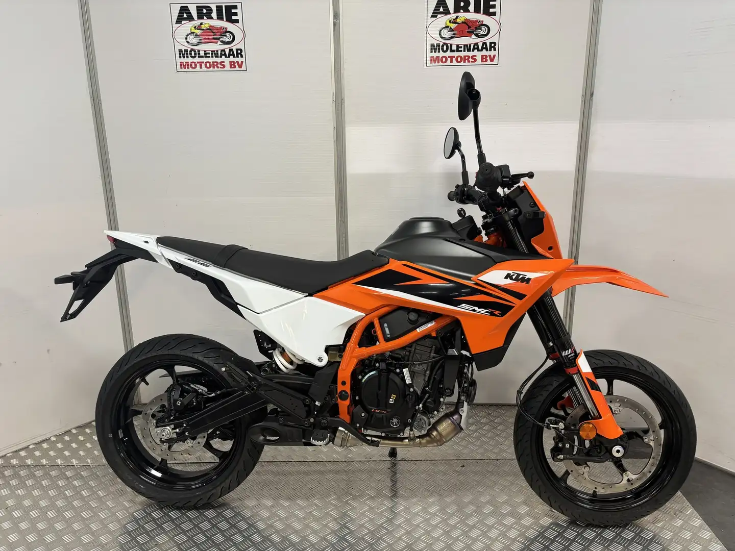 KTM 125 SMC R Oranje - 1
