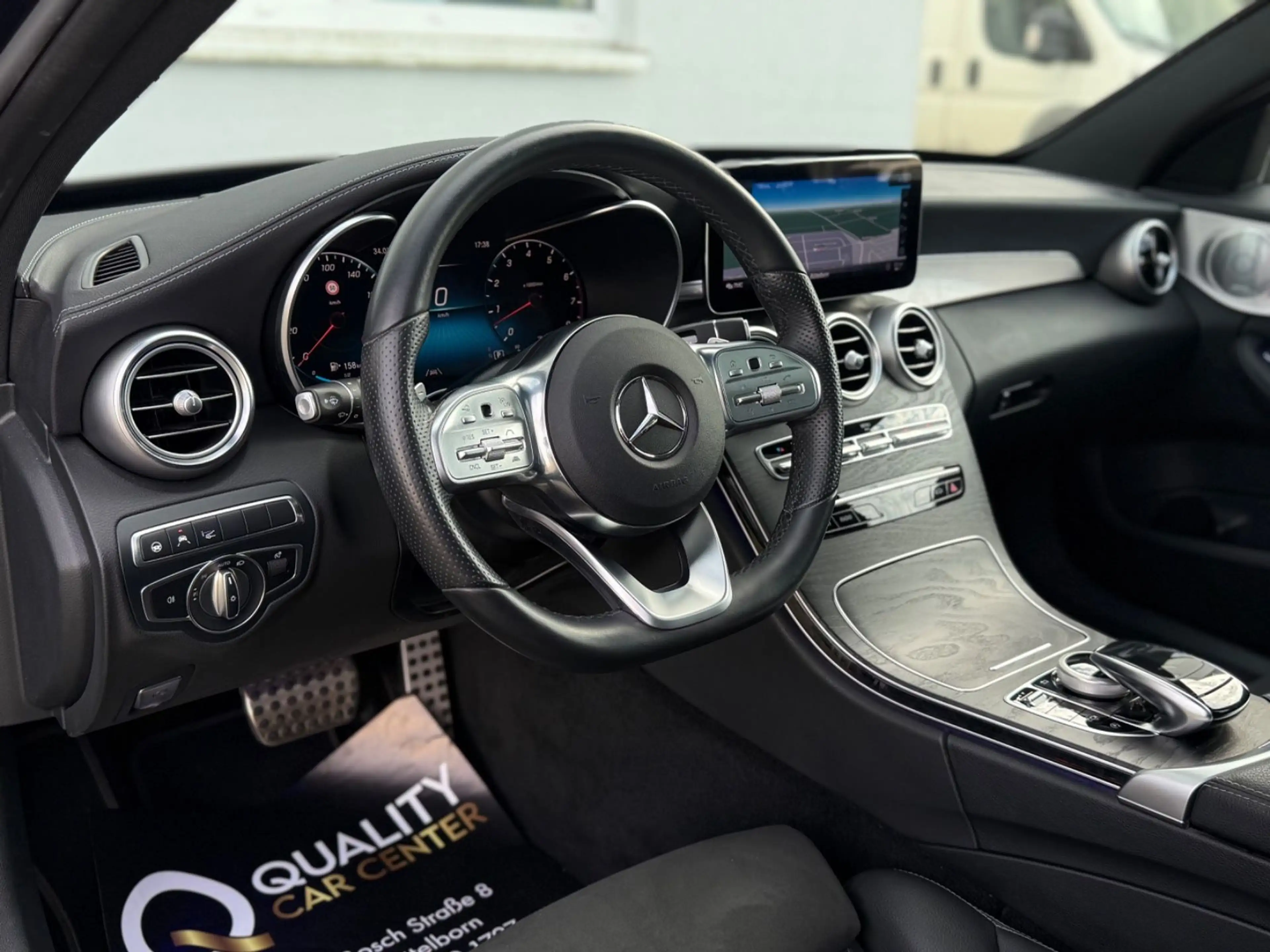 Mercedes-Benz C 400 C400 T 4Matic 9G AMG *PANO*AHK*HEADUP*DIST+*360° — photo 6