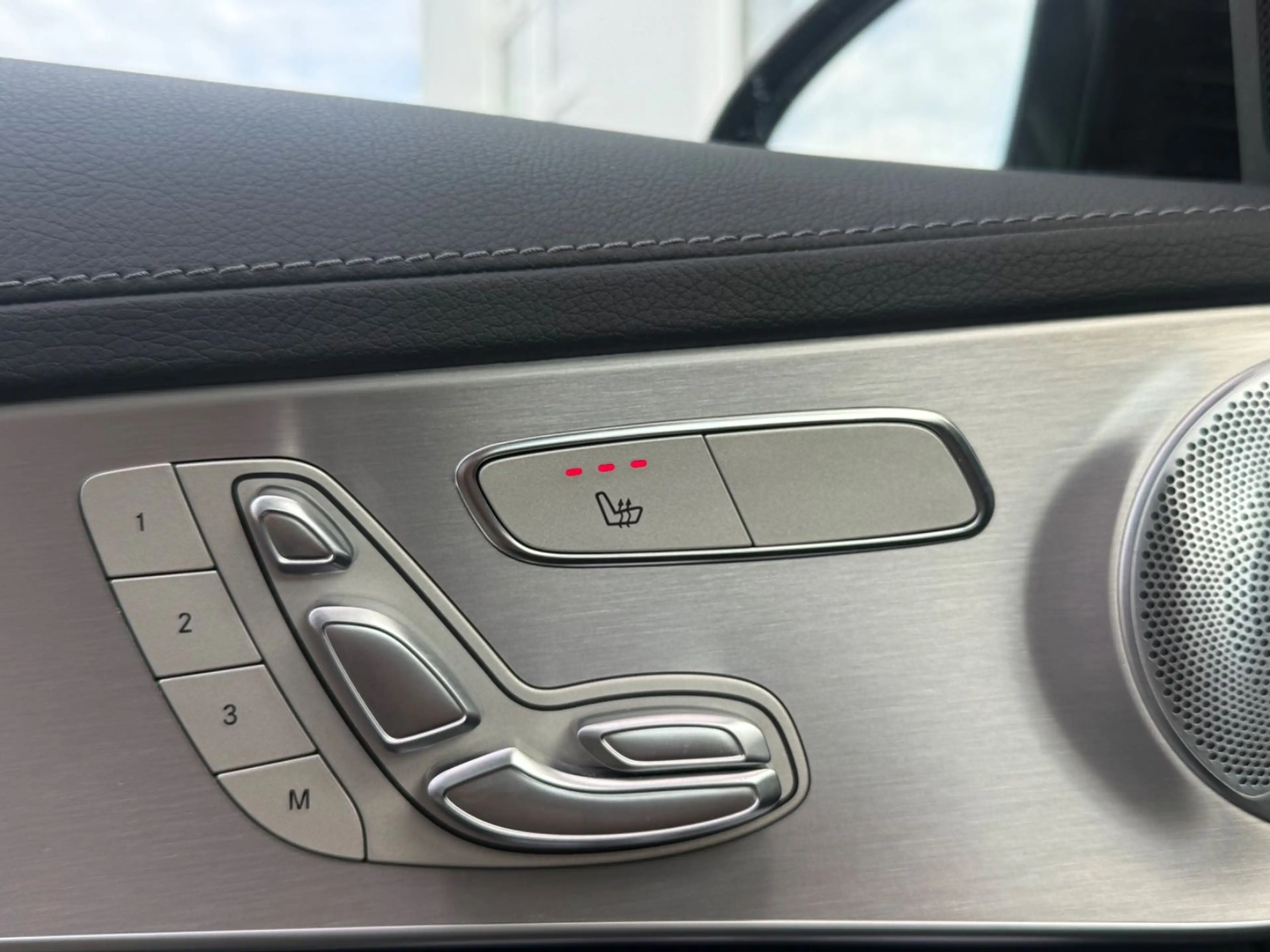 Mercedes-Benz C 400 C400 T 4Matic 9G AMG *PANO*AHK*HEADUP*DIST+*360° — photo 12