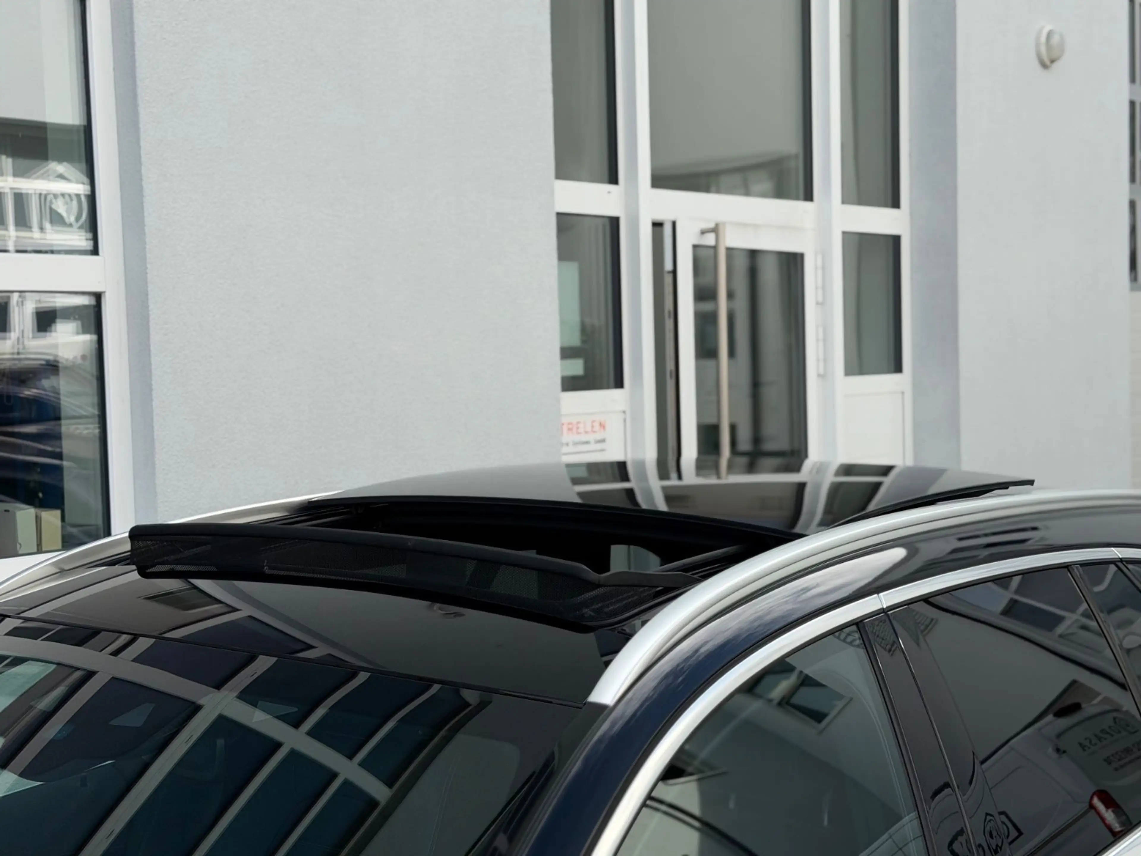 Mercedes-Benz C 400 C400 T 4Matic 9G AMG *PANO*AHK*HEADUP*DIST+*360° — photo 5