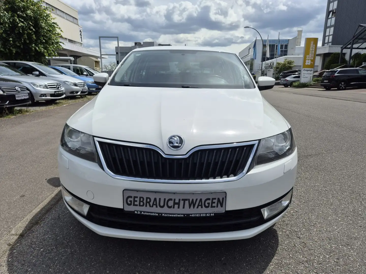 Skoda Rapid/Spaceback Spaceback Elegance Blanco - 2