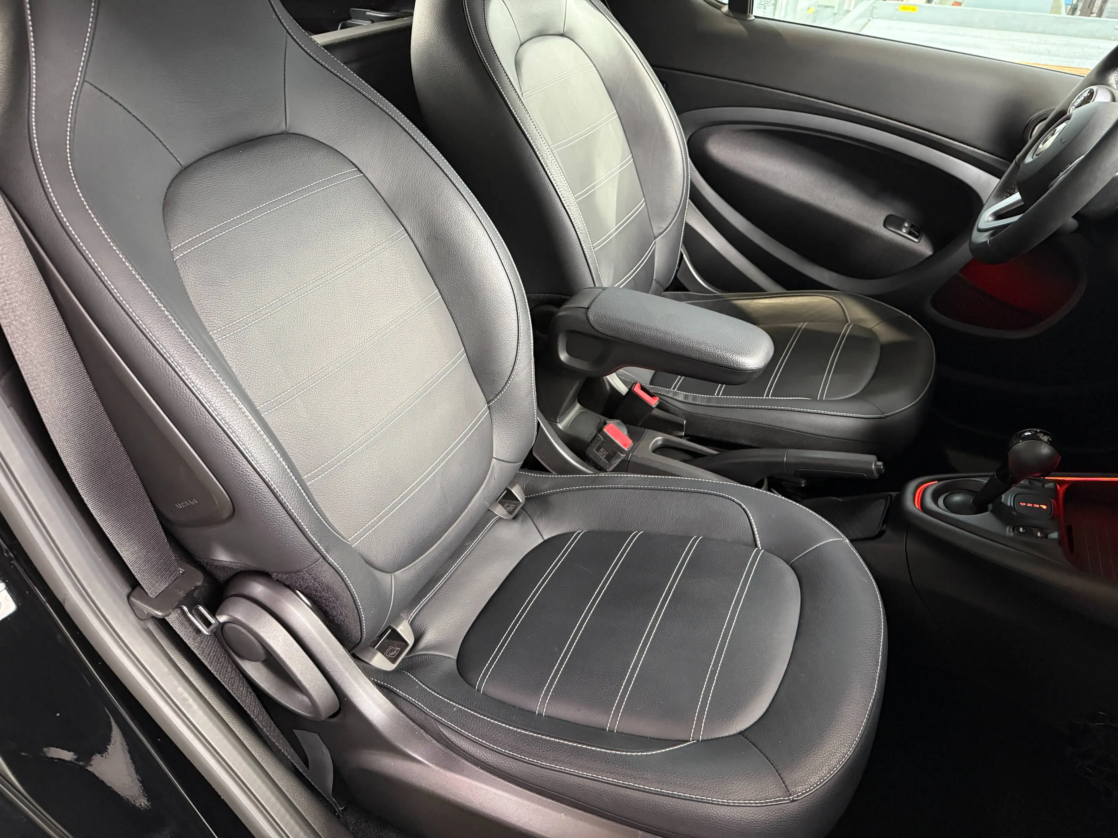 smart forTwo electric drive / EQ (453.491) — photo 11