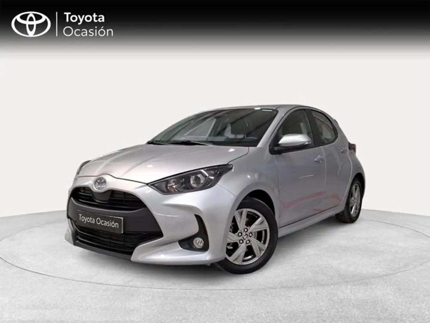 Toyota Yaris 120H 1.5 Active Plus Plateado - 1