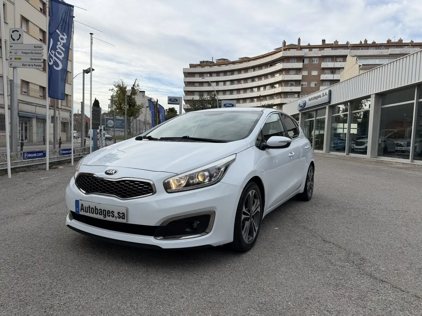 Kia Ceed / cee'd 1.6CRDI VGT x-Tech17 136 Blanco - 1