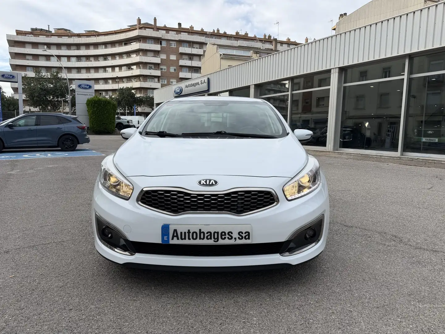 Kia Ceed / cee'd 1.6CRDI VGT x-Tech17 136 Blanco - 2