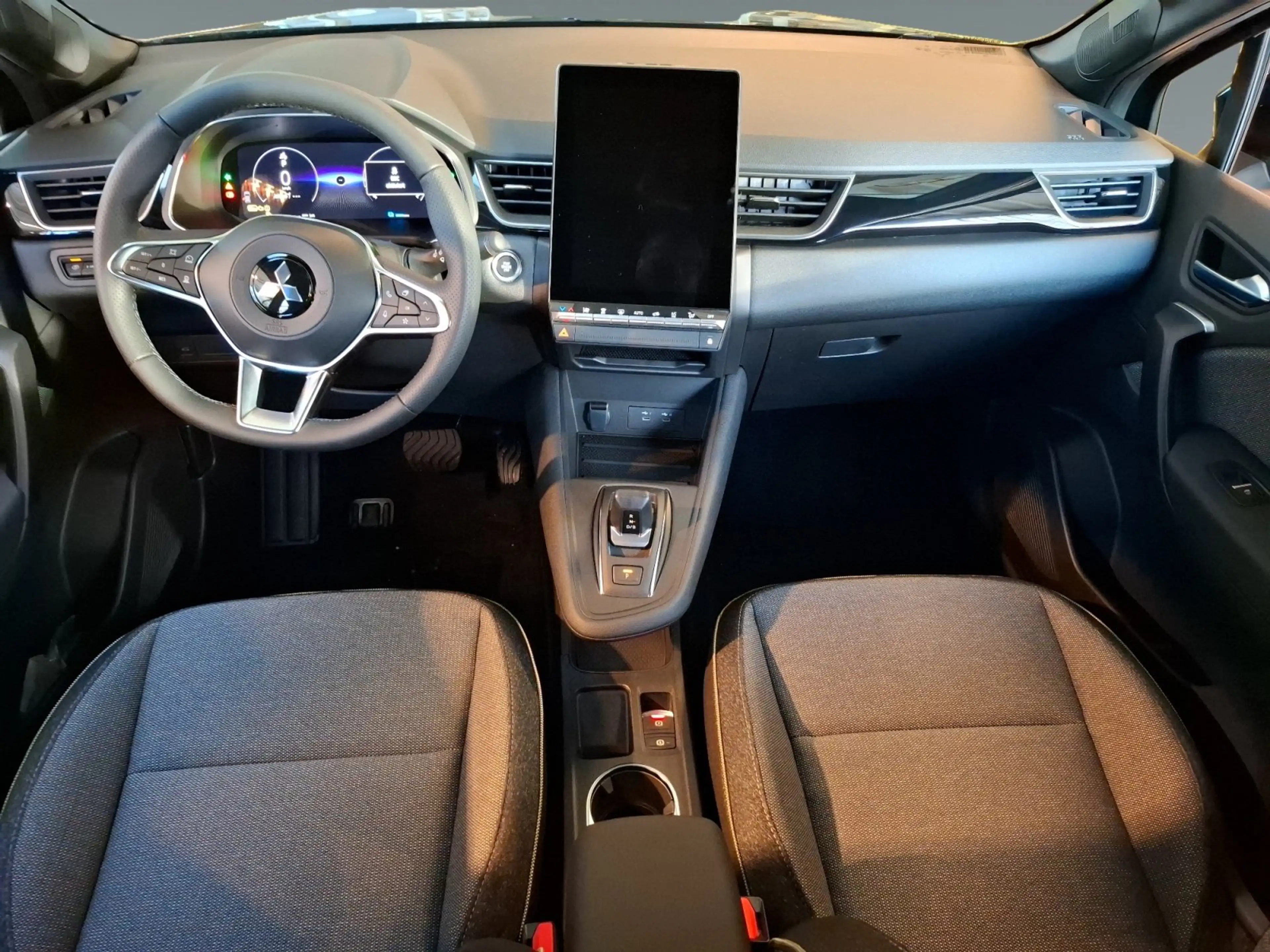 Mitsubishi Grandis Diamant Intro Edition HEV — photo 9
