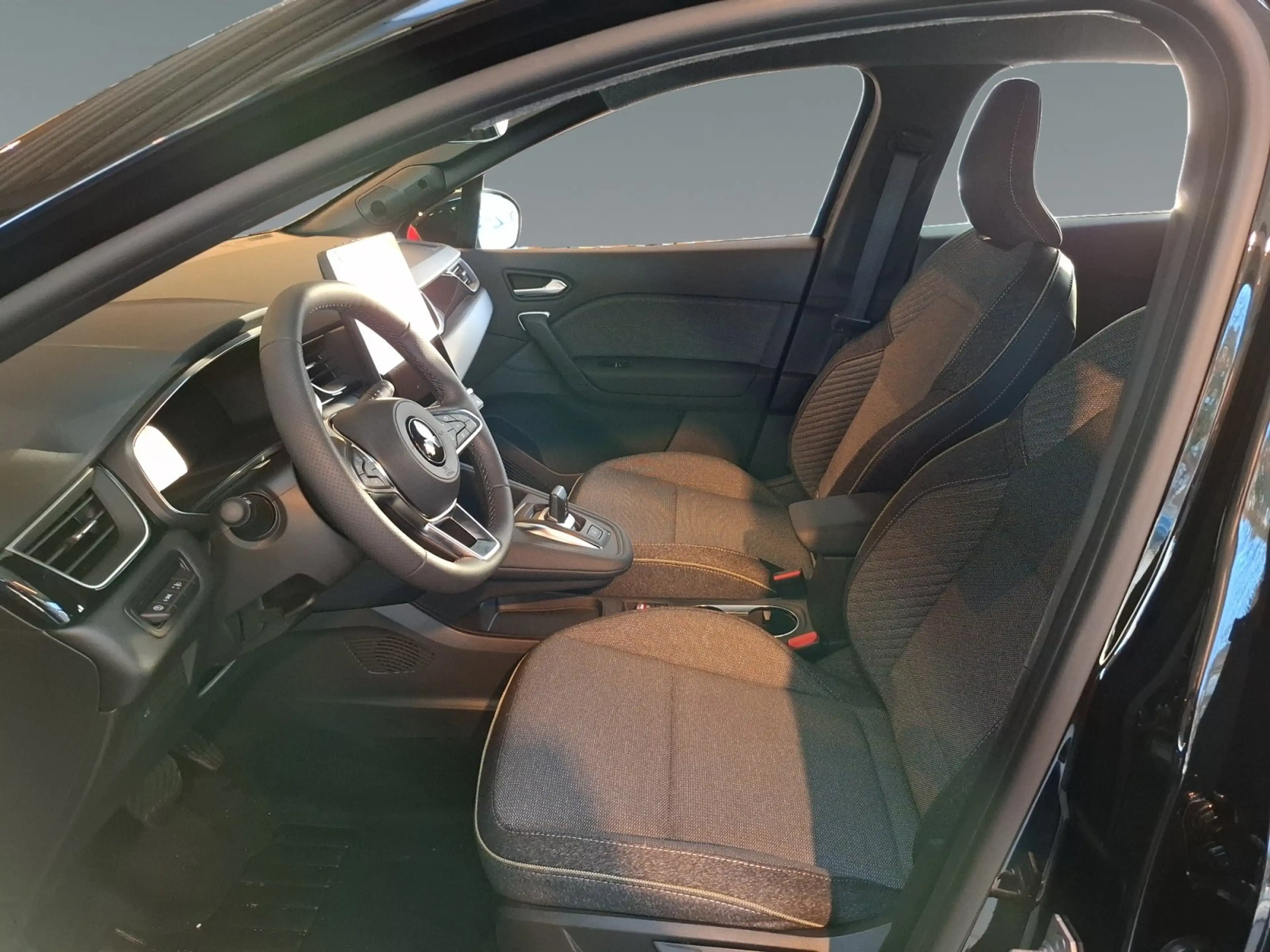 Mitsubishi Grandis Diamant Intro Edition HEV — photo 12