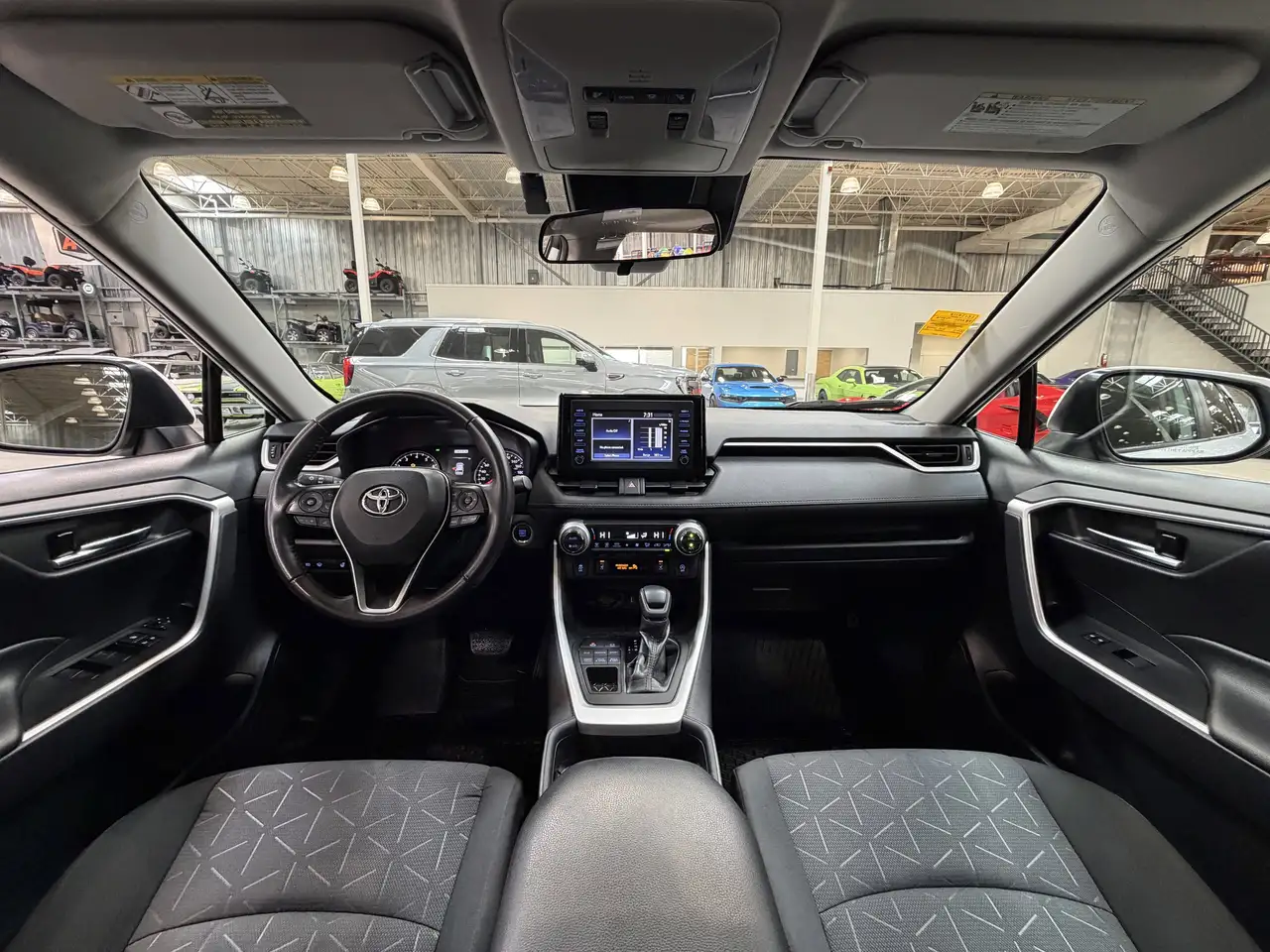 Toyota RAV 4 снимка Toyota RAV 4