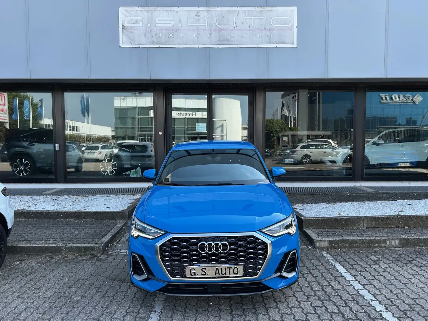 Audi Q3 SPB Sportback 35 2.0 tdi S line edition s-tronic Blauw - 2