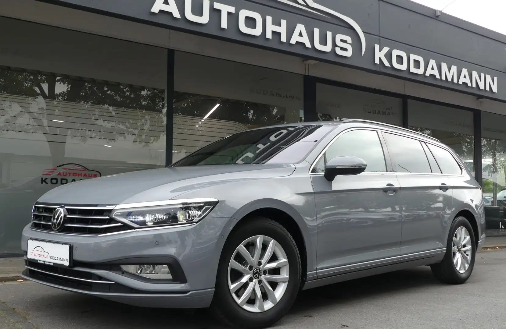 Volkswagen Passat Variant Business 2.0TDI*Kamera*ACC*AHK* Grigio - 1