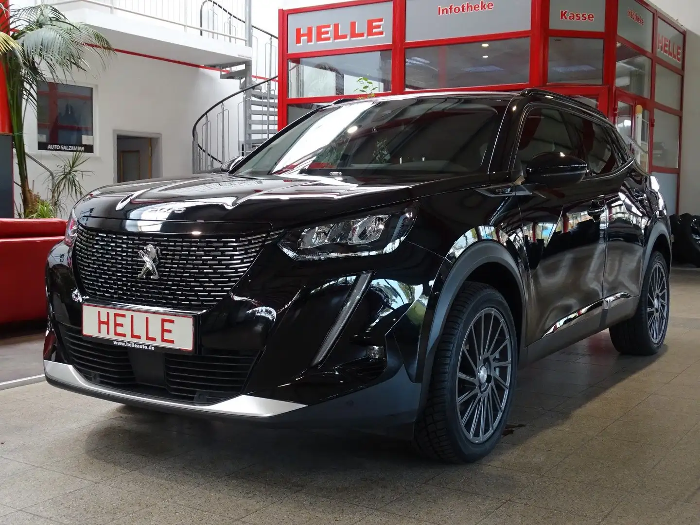 Peugeot 2008 PureTech 130 Allure Pack*LED+NAVI+DAB+ Schwarz - 1