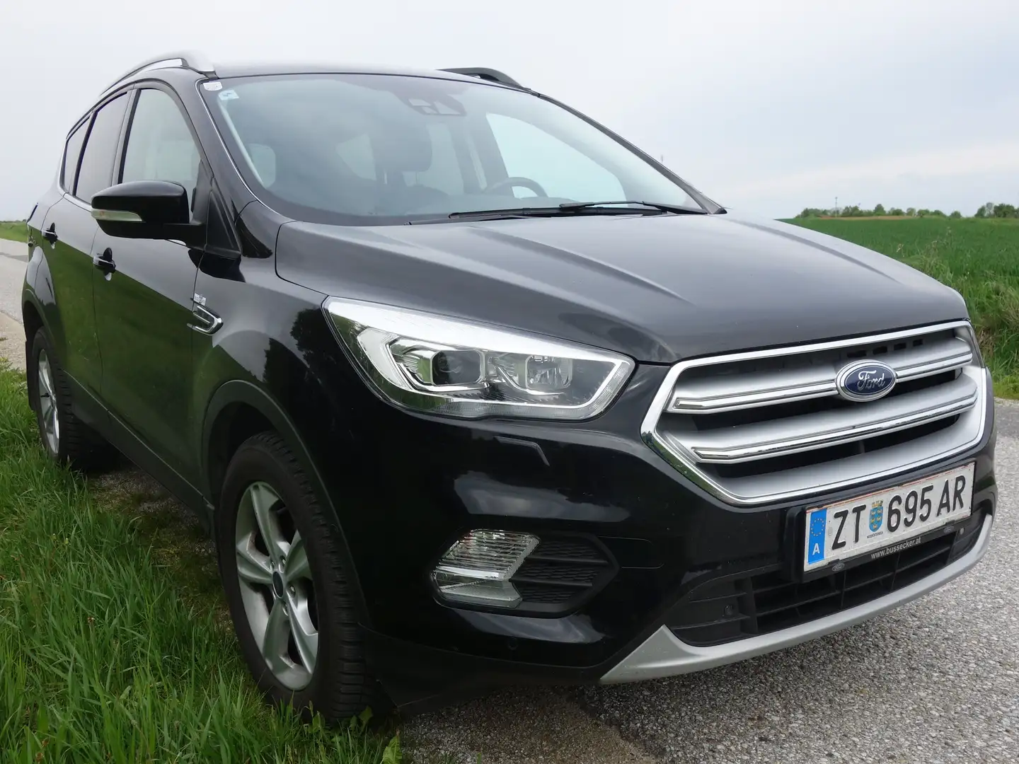 Ford Kuga Kuga 1,5 TDCi Titanium Start/Stop Titanium Schwarz - 2