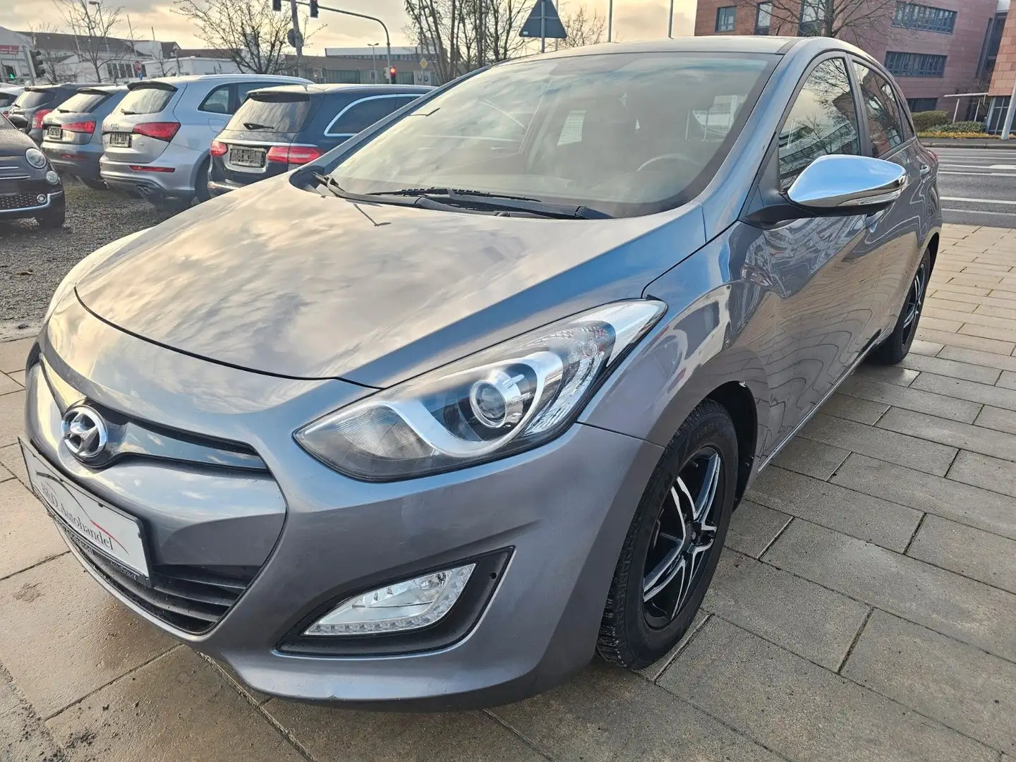 Hyundai i30 Classic Navi RFK Klima Gris - 1
