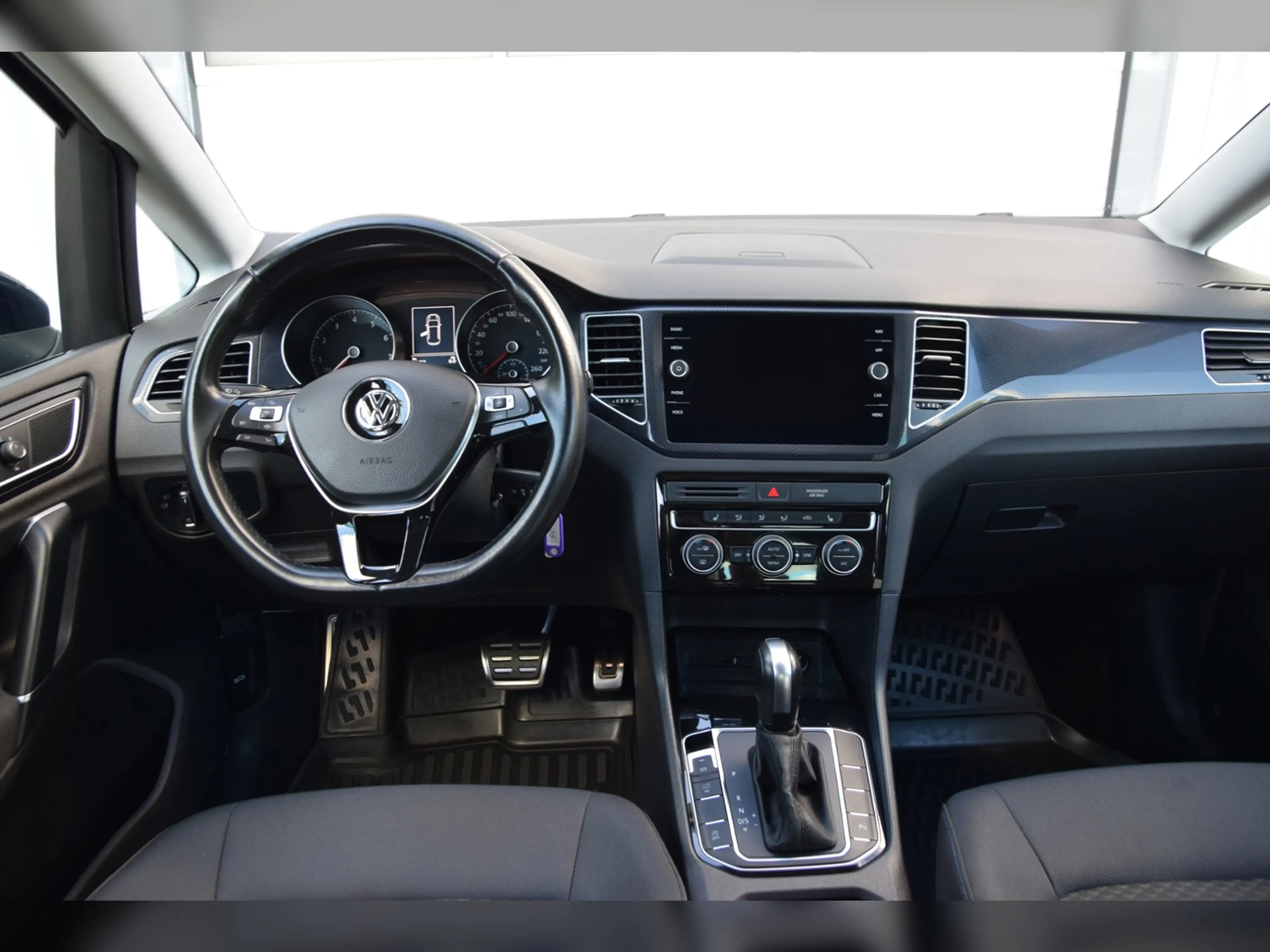 Volkswagen Golf Sportsvan TSI United DSG — photo 11