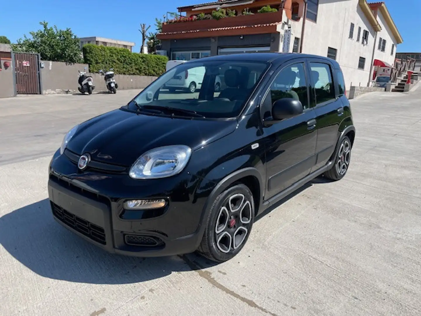 Fiat Panda 1.0 FireFly S&S Hybrid City Life Nero - 1