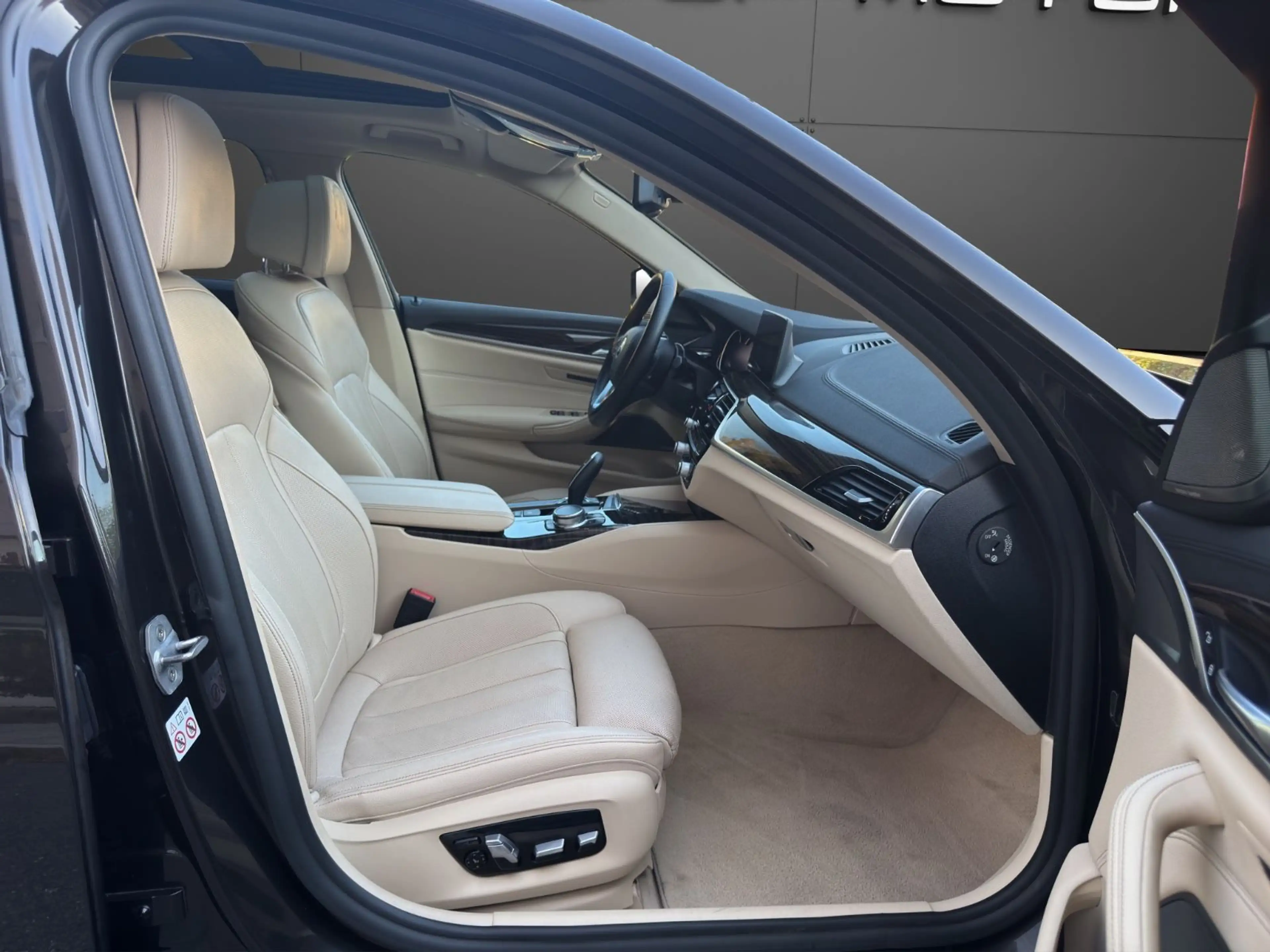 BMW 530 d Tou. |LED|ACC|360°|PANO|STANDH.|MEMORY|HUD — photo 11