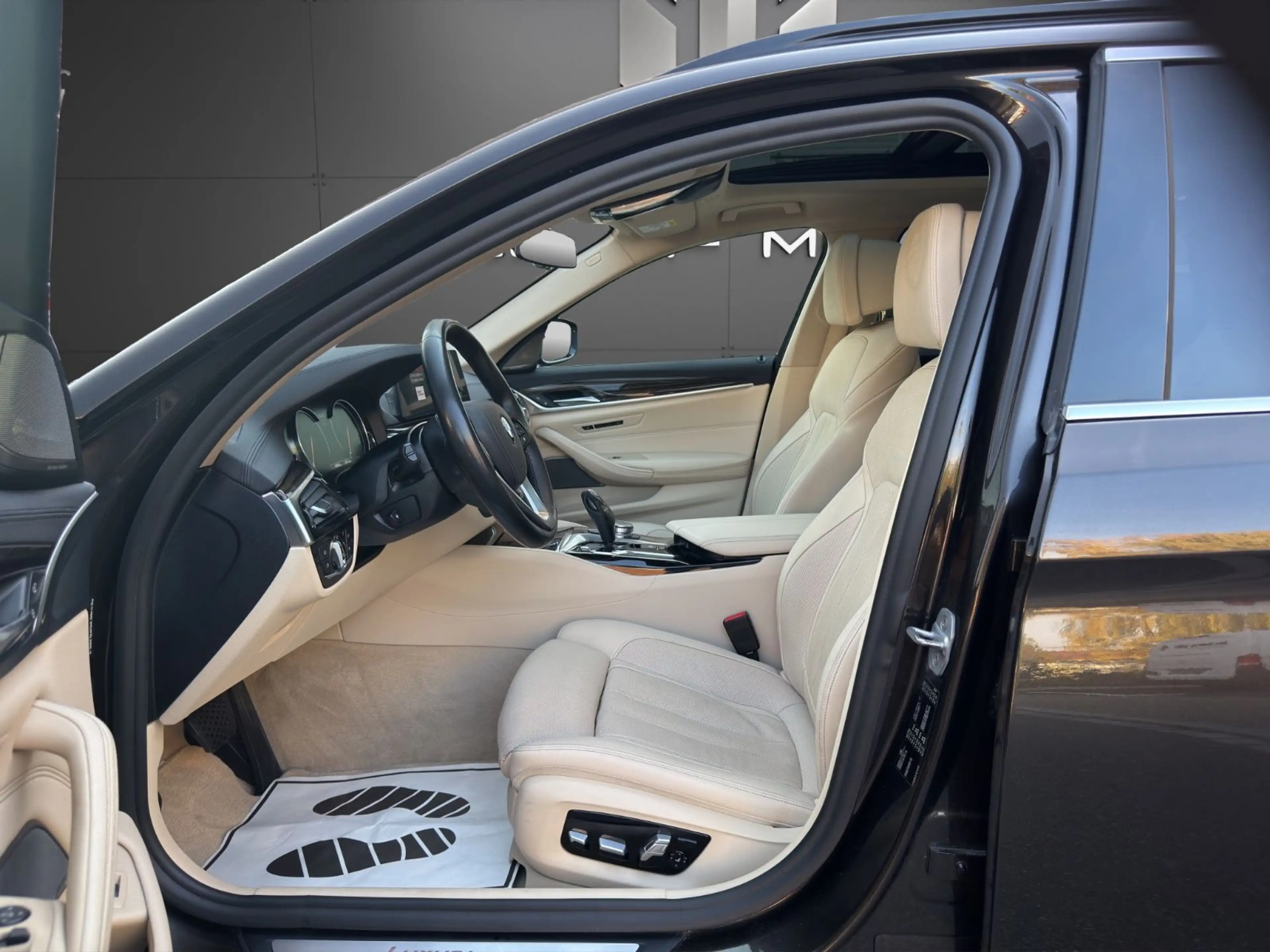 BMW 530 d Tou. |LED|ACC|360°|PANO|STANDH.|MEMORY|HUD — photo 9