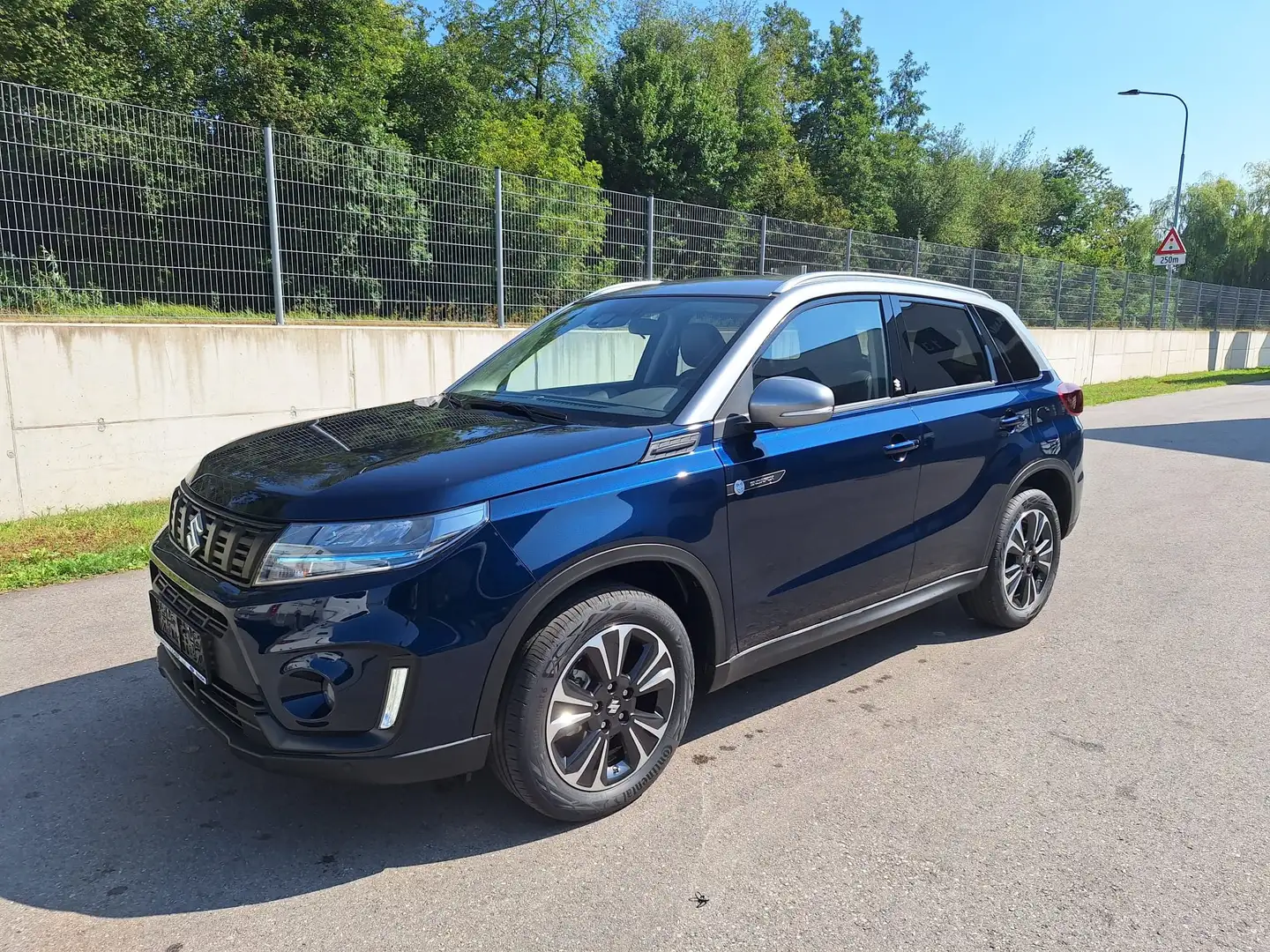 Suzuki Vitara 1,4 DITC Hybrid ALLGRIP flash Bleu - 1