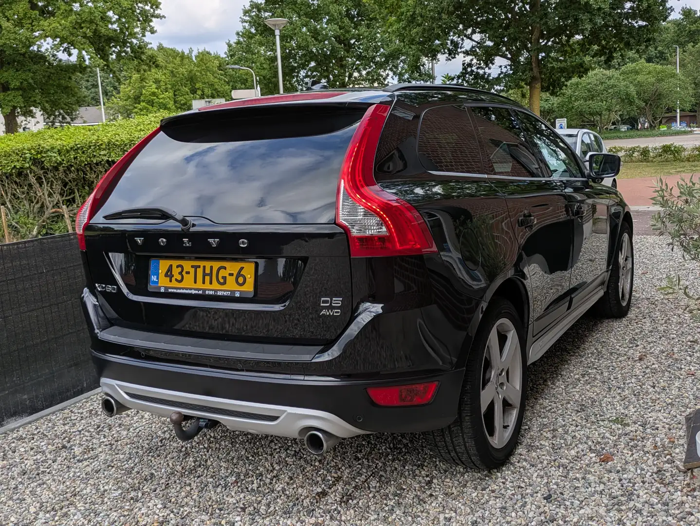 Volvo XC60 XC60 2.4 D5 AWD R-Design 215PK, Origineel NL Black - 2