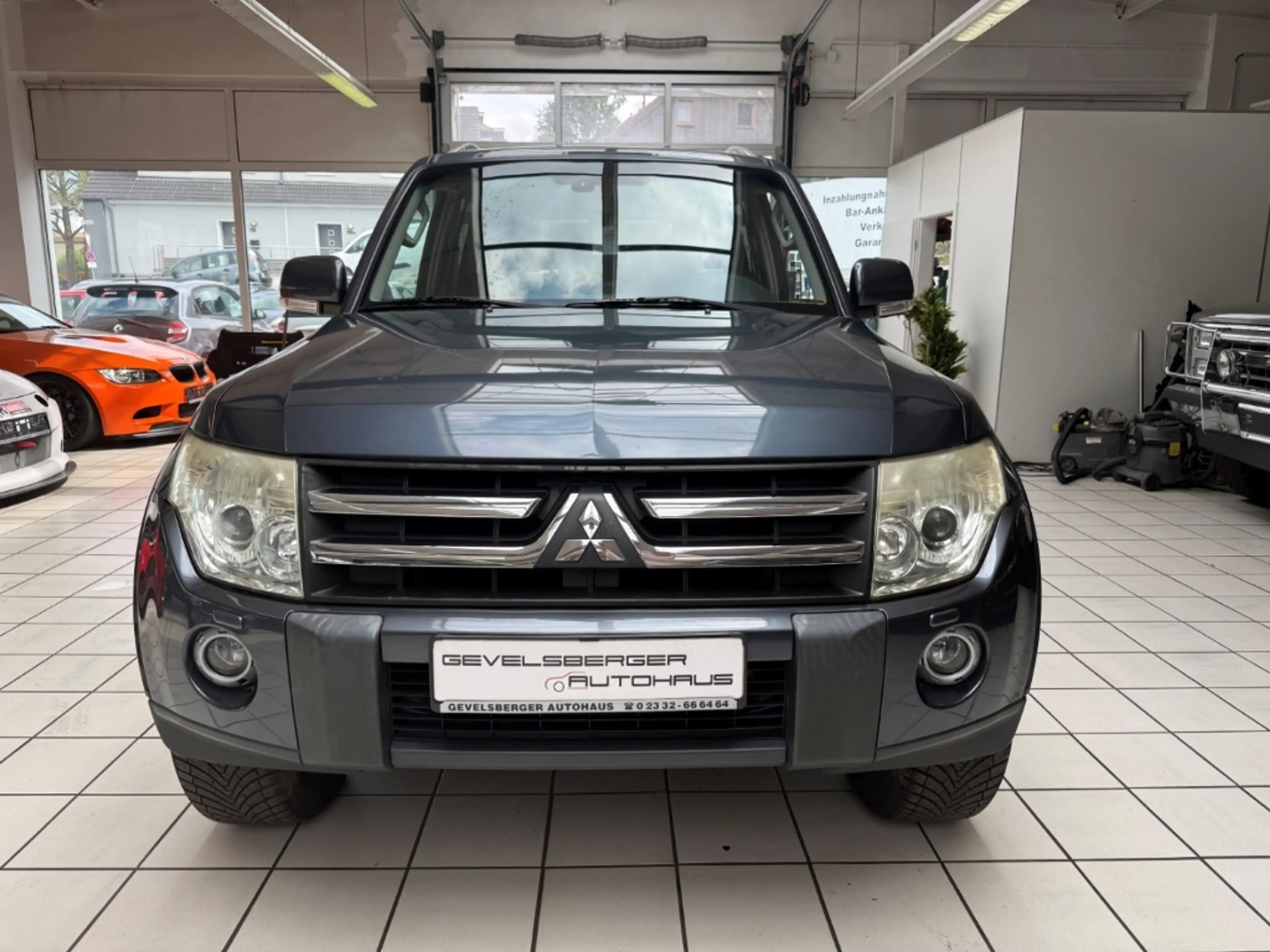 Mitsubishi Pajero 3.2 DI-D Instyle 7-Sitzer TÜV neu Scheckheft — photo 2