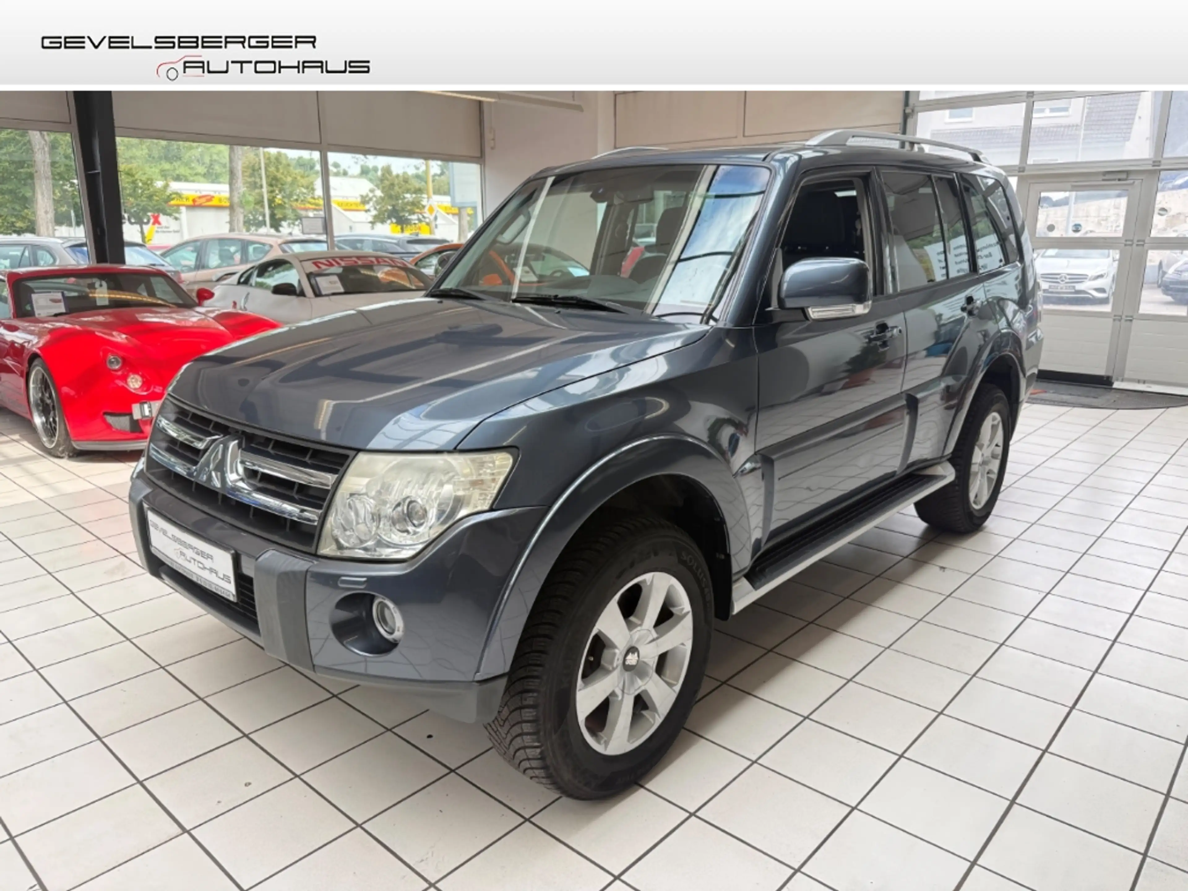 Mitsubishi Pajero 3.2 DI-D Instyle 7-Sitzer TÜV neu Scheckheft