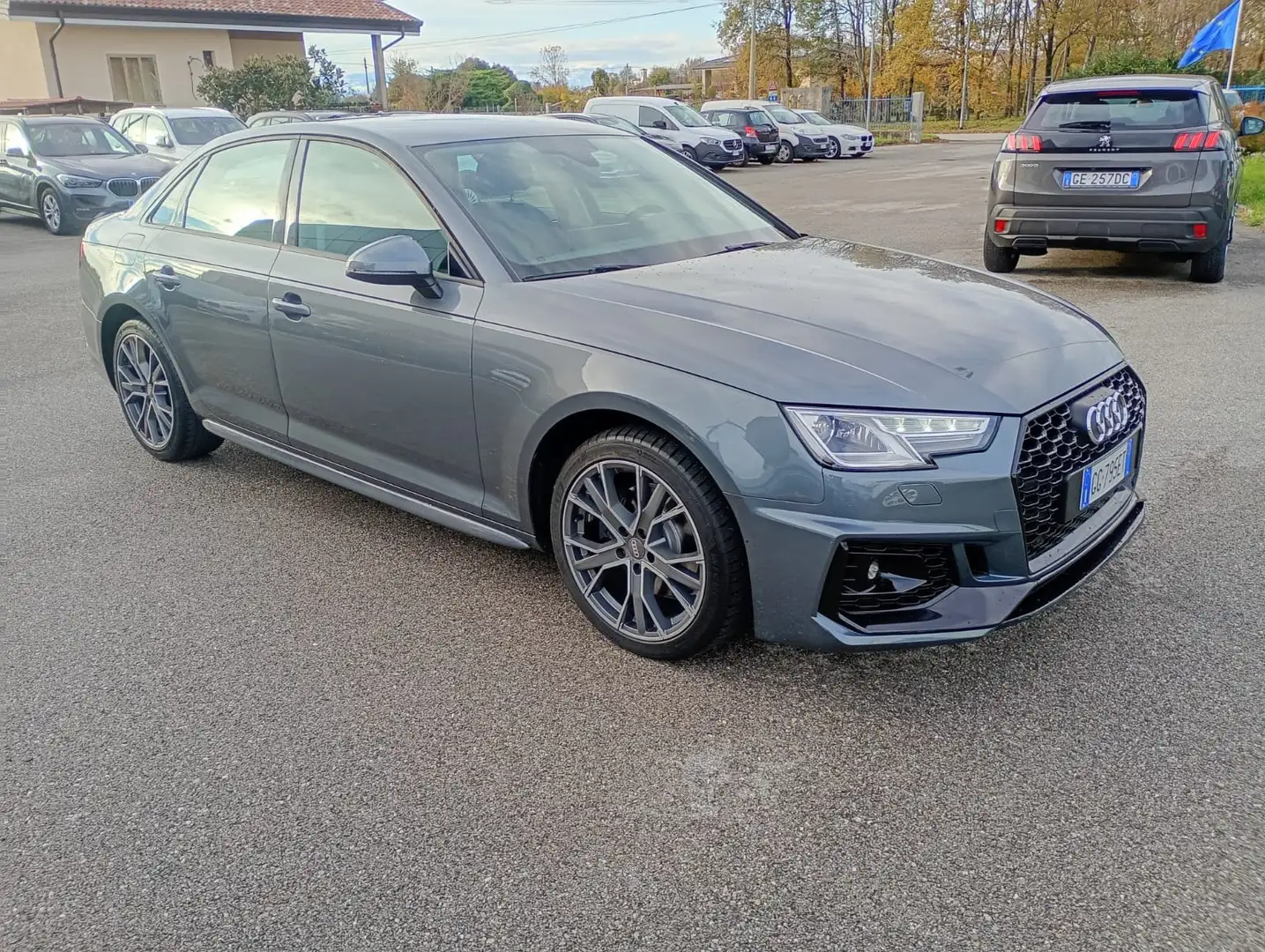 Audi A4 A4 V 2016 Berlina 2.0 tdi Sport 150cv Grau - 2