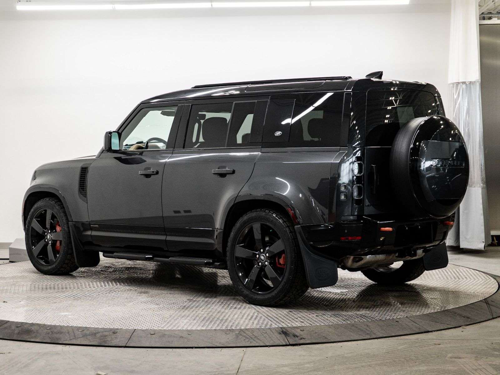 2024 Land Rover Defender X | COMFORT PKG | 22 INCH WHEELS alt 3