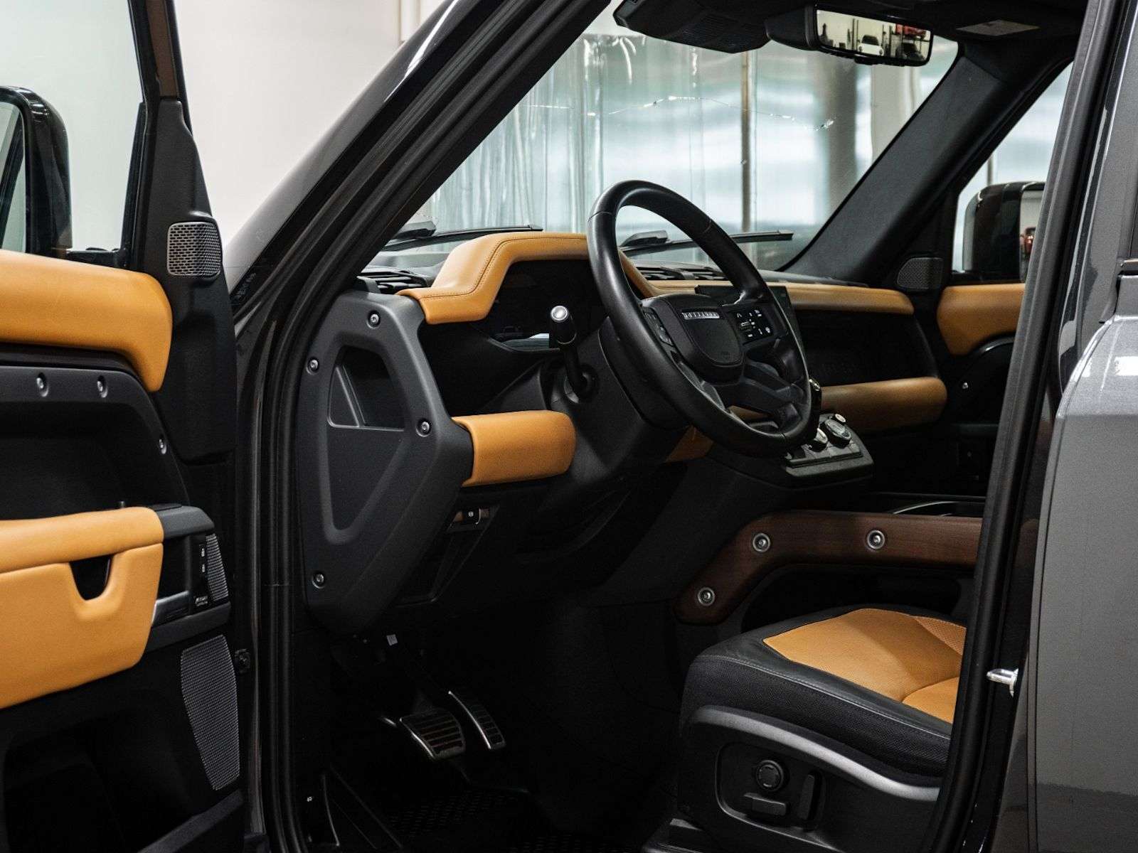 2024 Land Rover Defender X | COMFORT PKG | 22 INCH WHEELS alt 4
