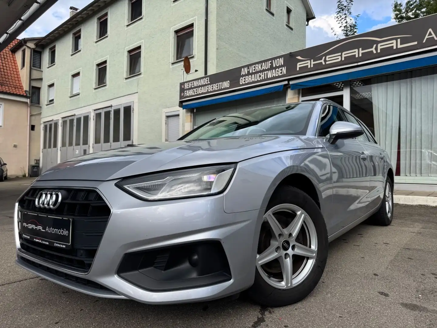 Audi A4 Avant 30 TDI Mild-Hybrid*S-Tronic*LED*NAVI* Silber - 1