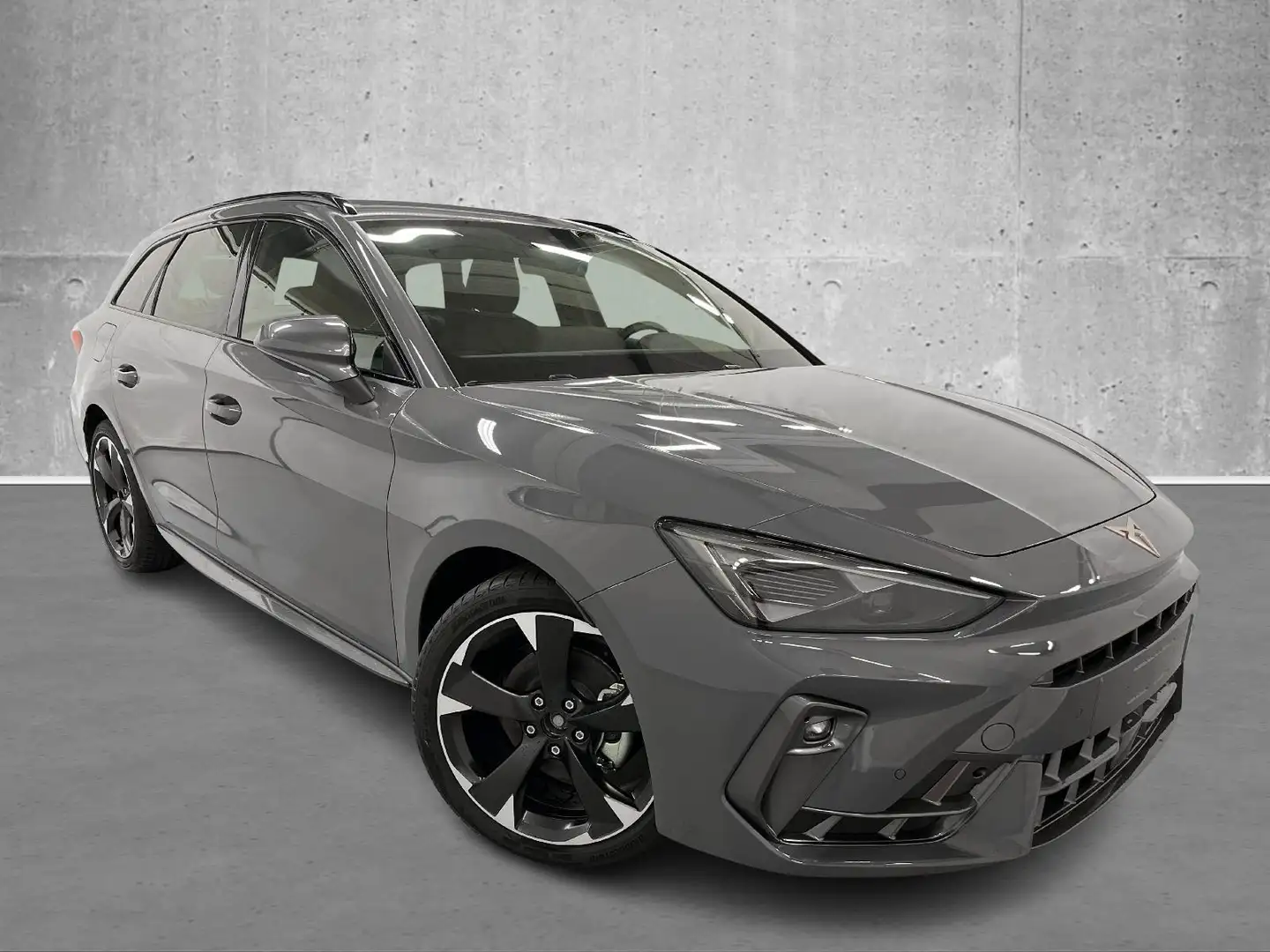 CUPRA Leon Sportstourer VZ 2.0 TSI 333PS/245kW 4x4 DSG7 20... Gris - 1