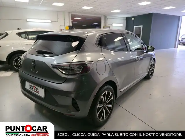 Renault Clio view 4