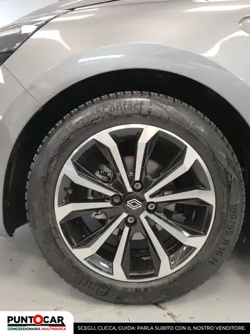 Renault Clio view 15