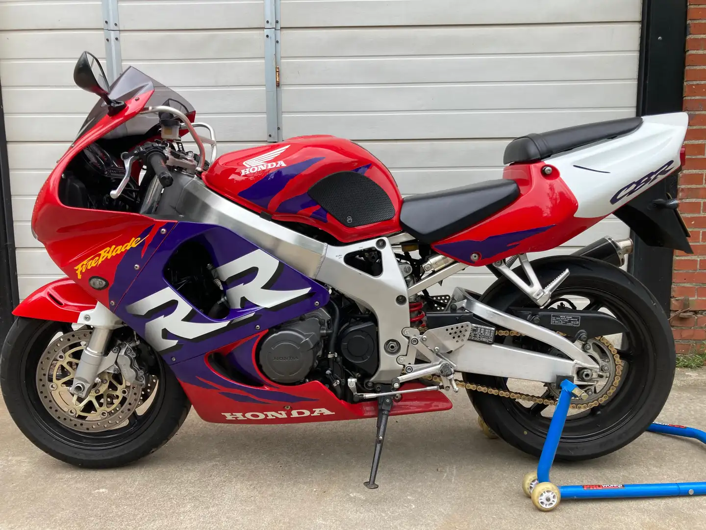 Honda Fireblade CBR 900rr Rojo - 2