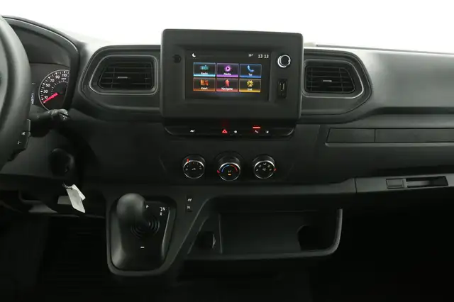 Renault Master view 11
