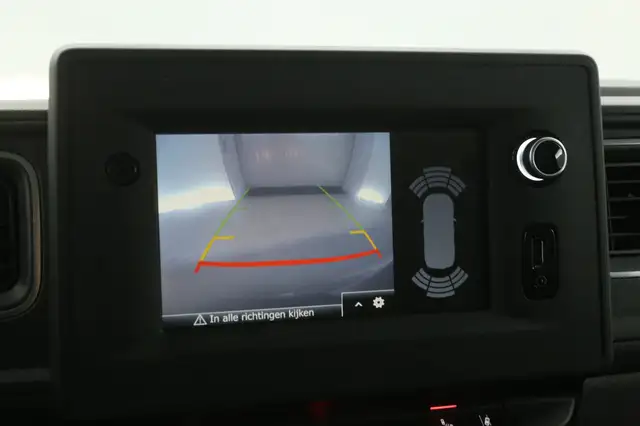 Renault Master view 13