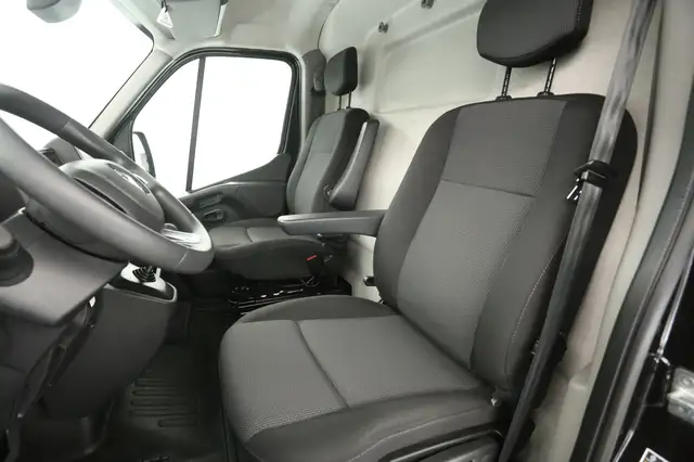 Renault Master view 9