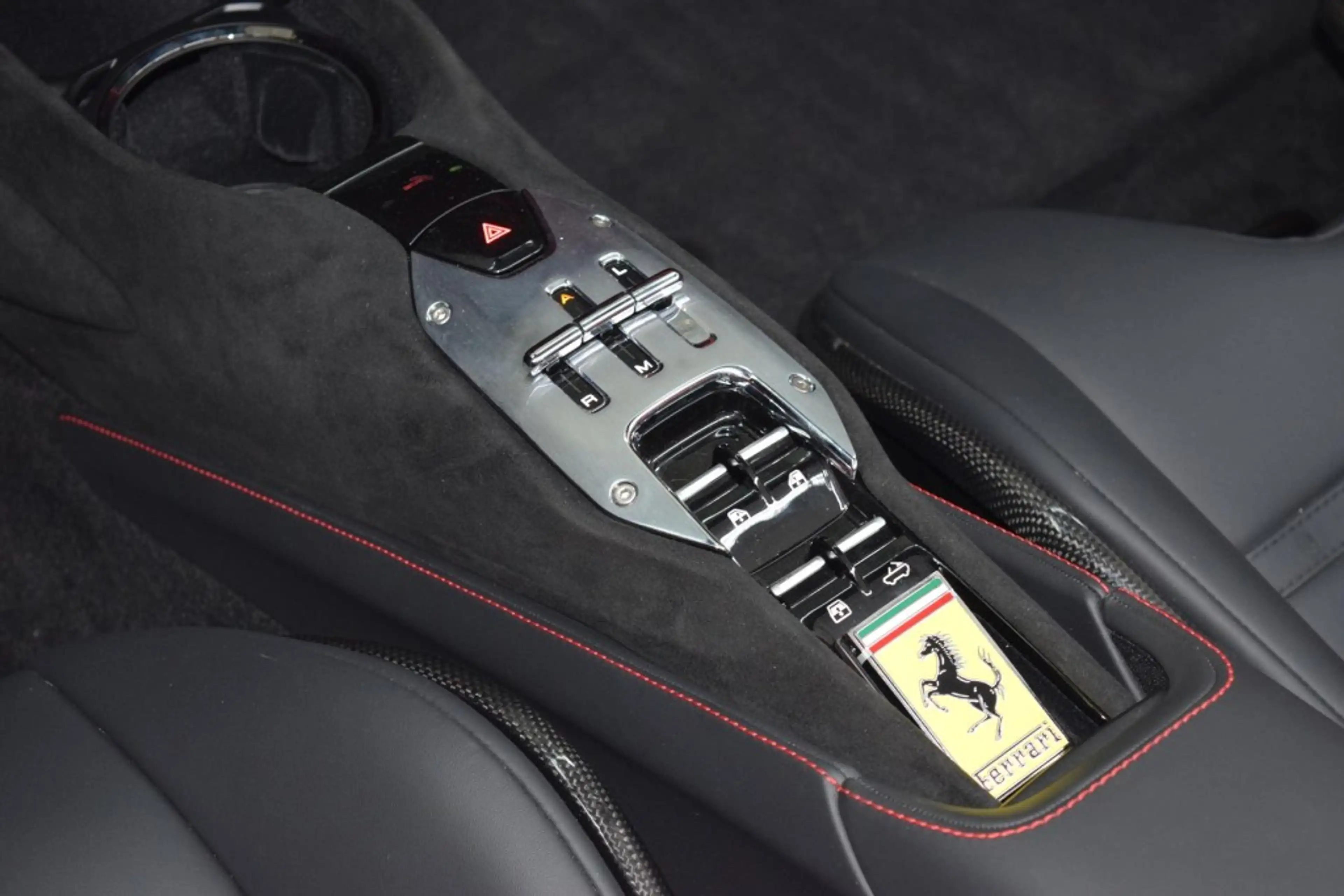 Ferrari SF90 Spider Racingsitze Lifting Carbon Kamera — photo 9