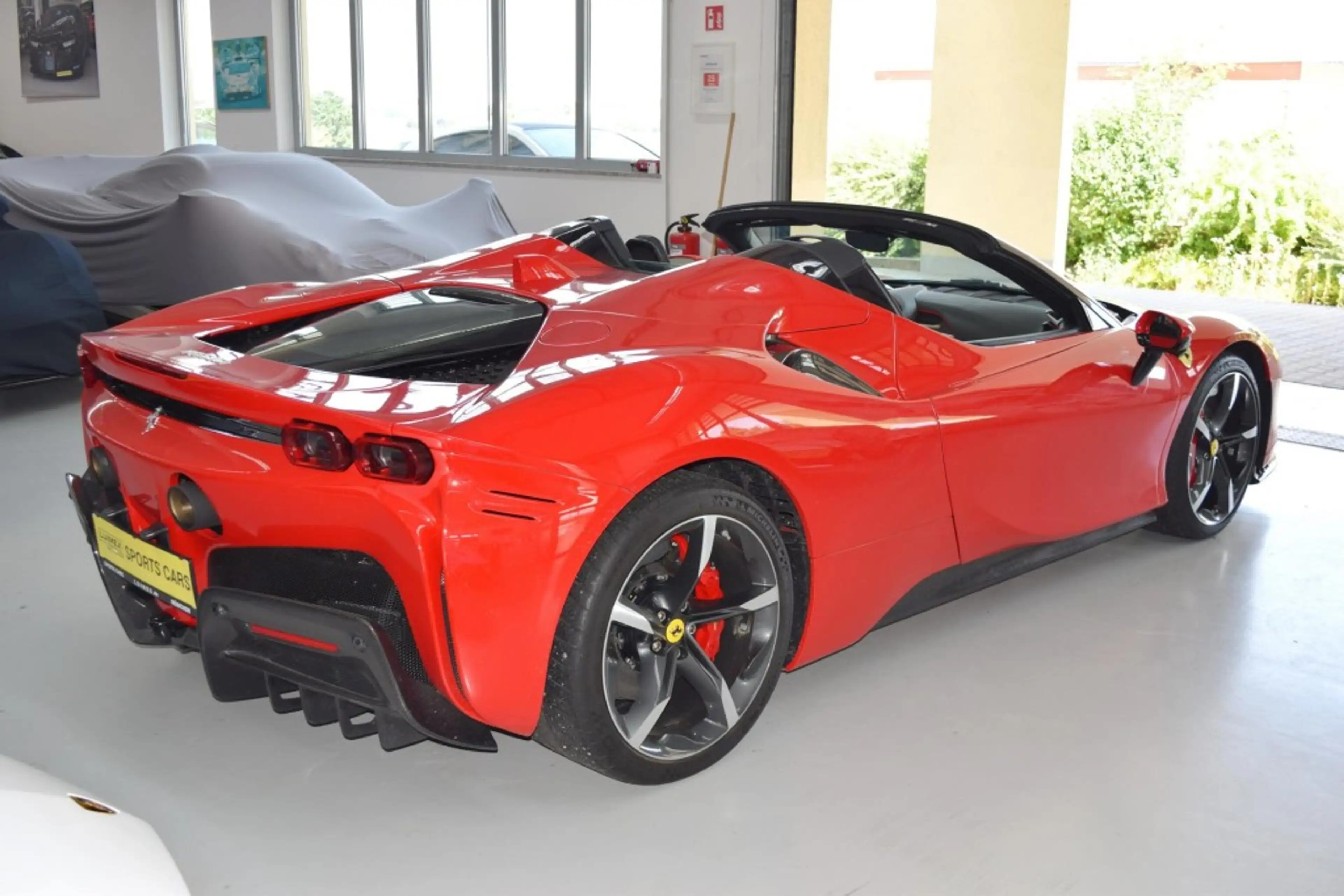 Ferrari SF90 Spider Racingsitze Lifting Carbon Kamera — photo 3